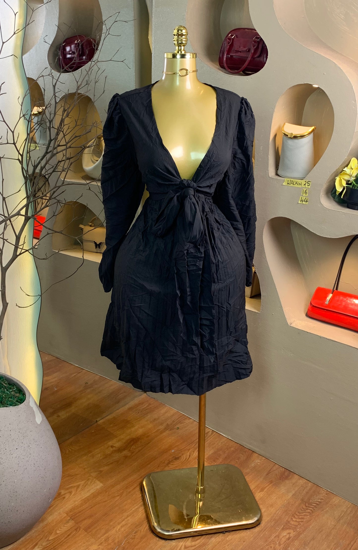 WALK-IN25 SIZE16 Length44 black dress