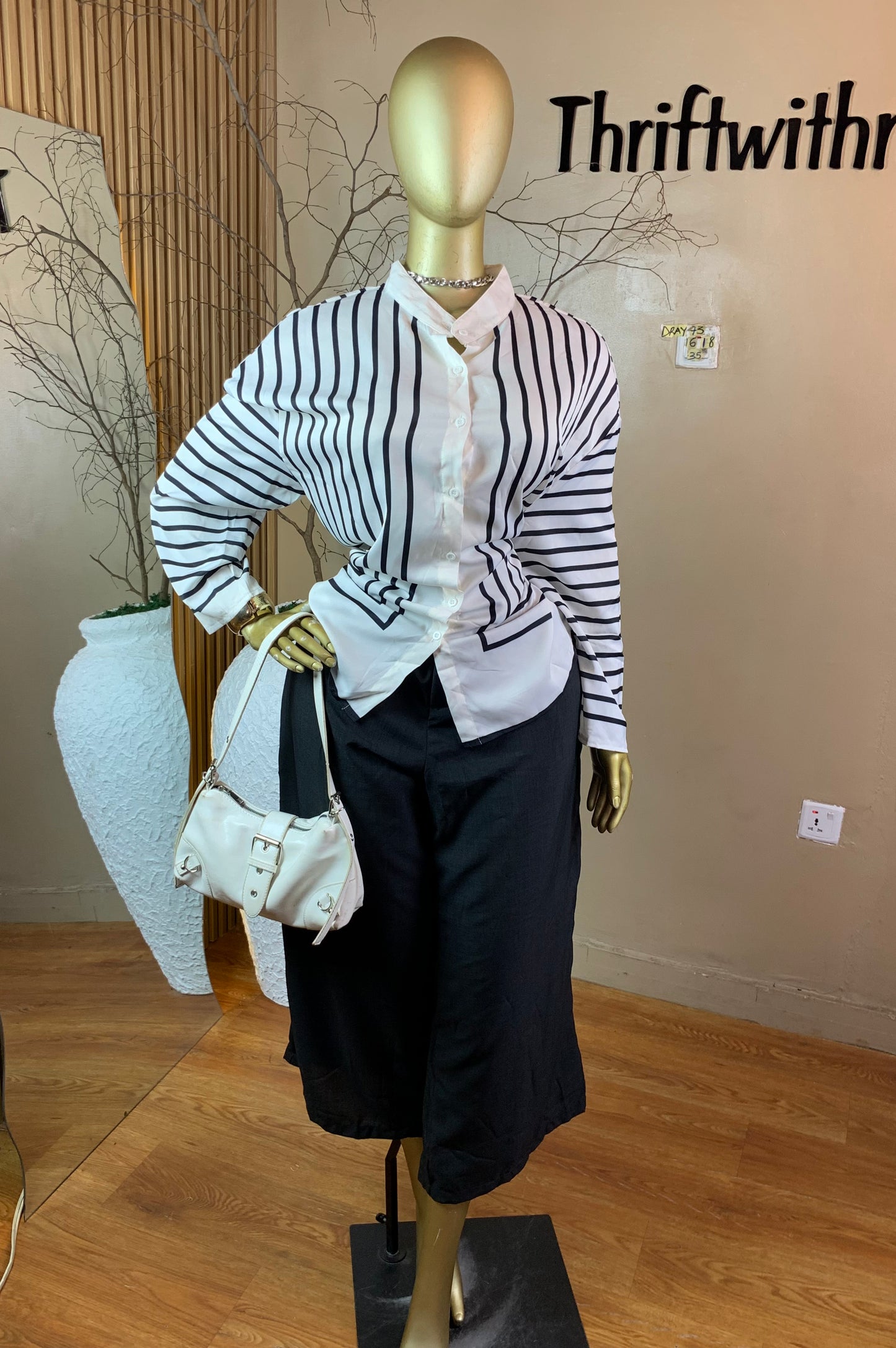 SIZE18 DRAY73 BLACK&WHITE TOP ONLY