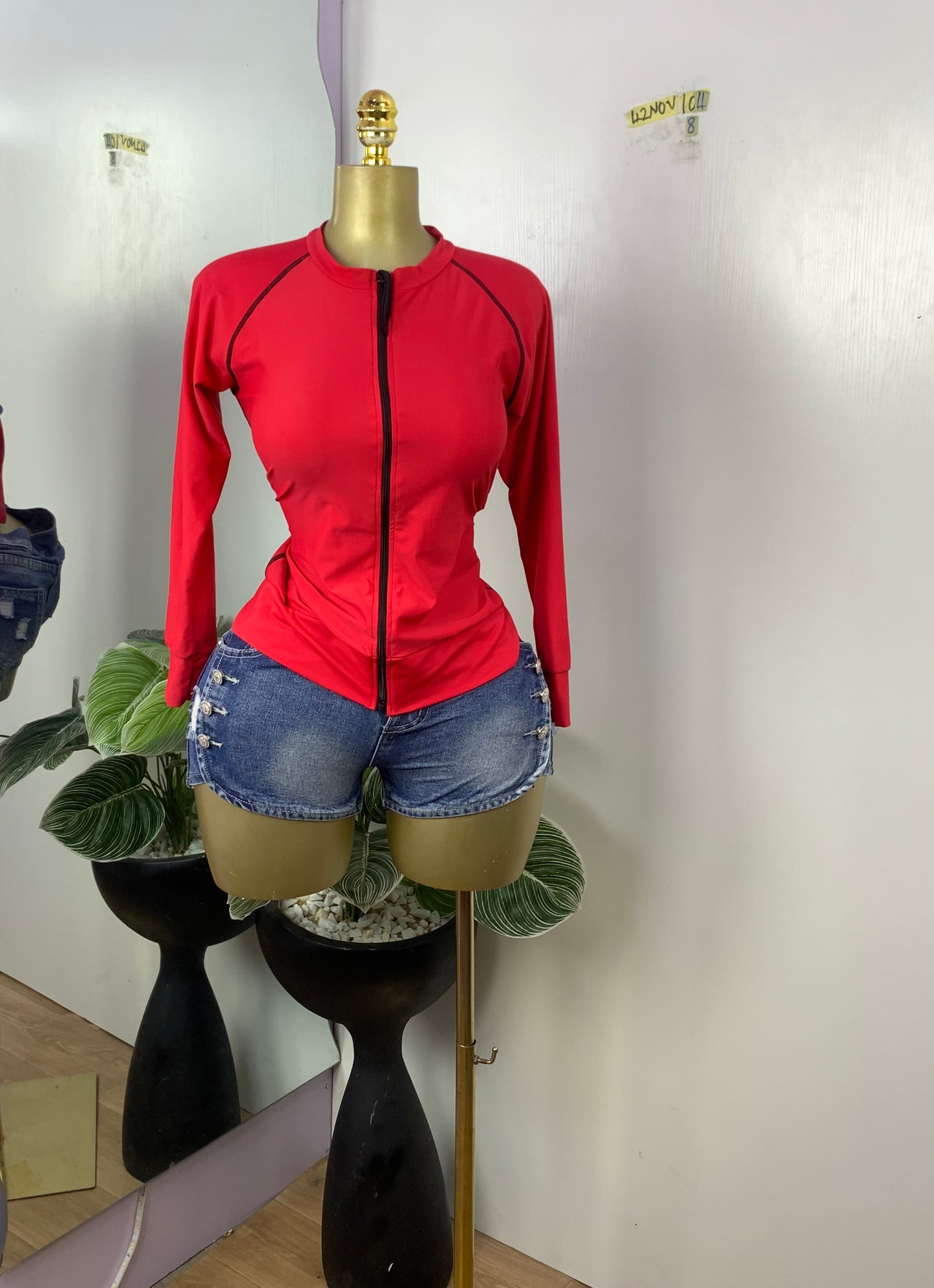 SIZE8 42NOV104(Top only)