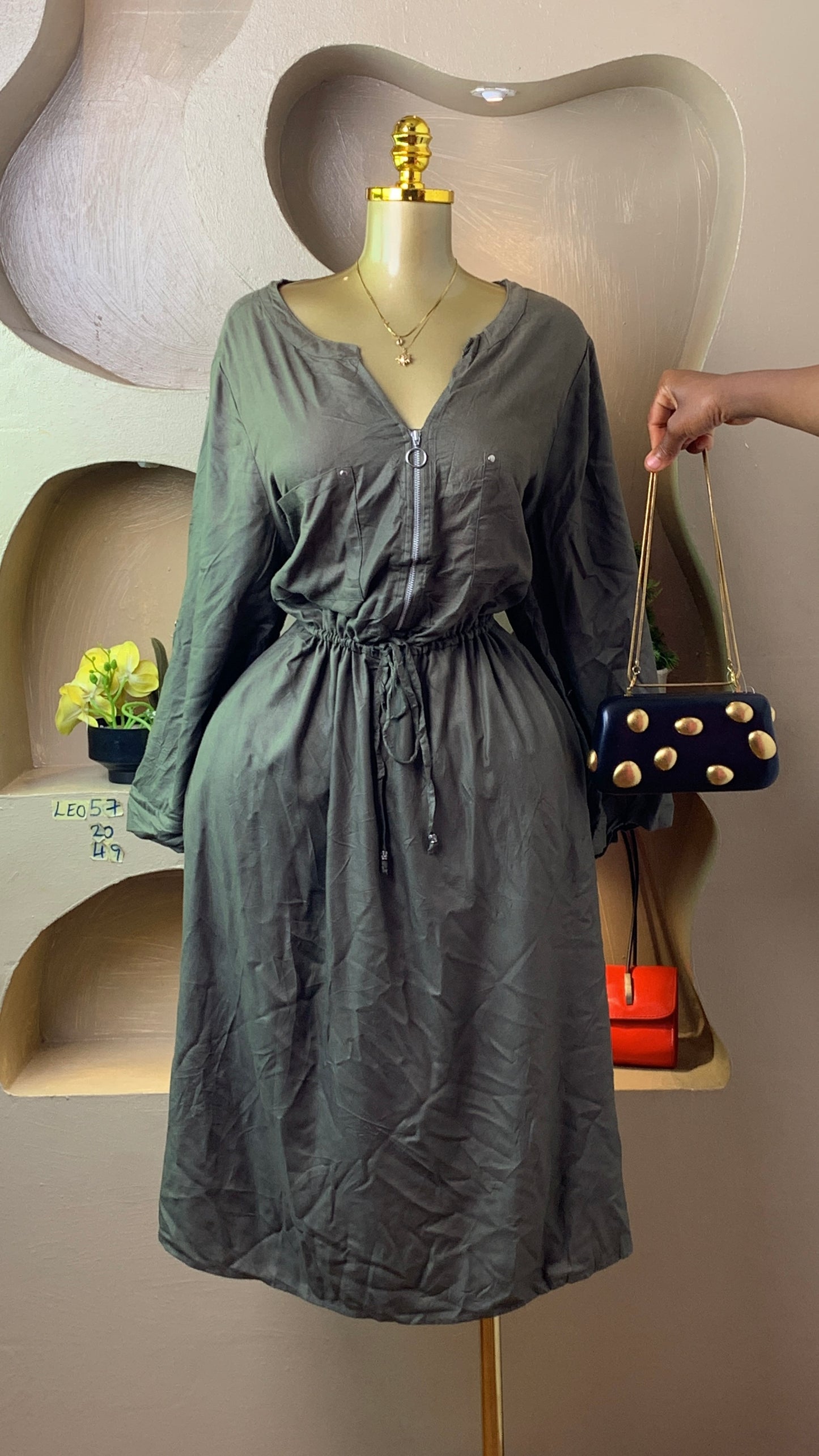 LEO57 GREEN DRESS SIZE20 Length49