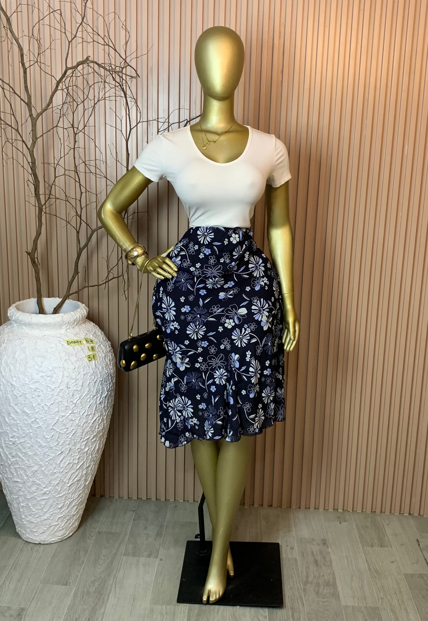 DEBBY64 SIZE18 Length31 Skirt only