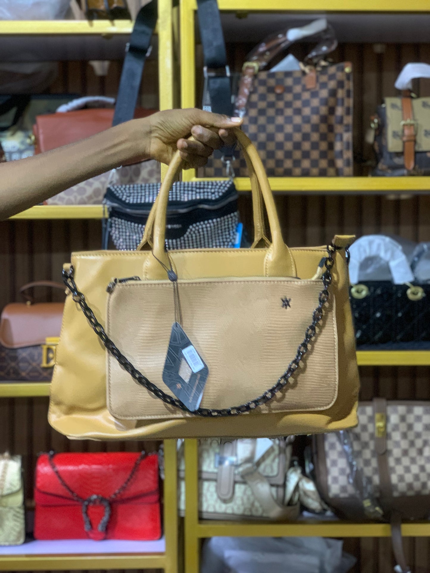 Bag B19