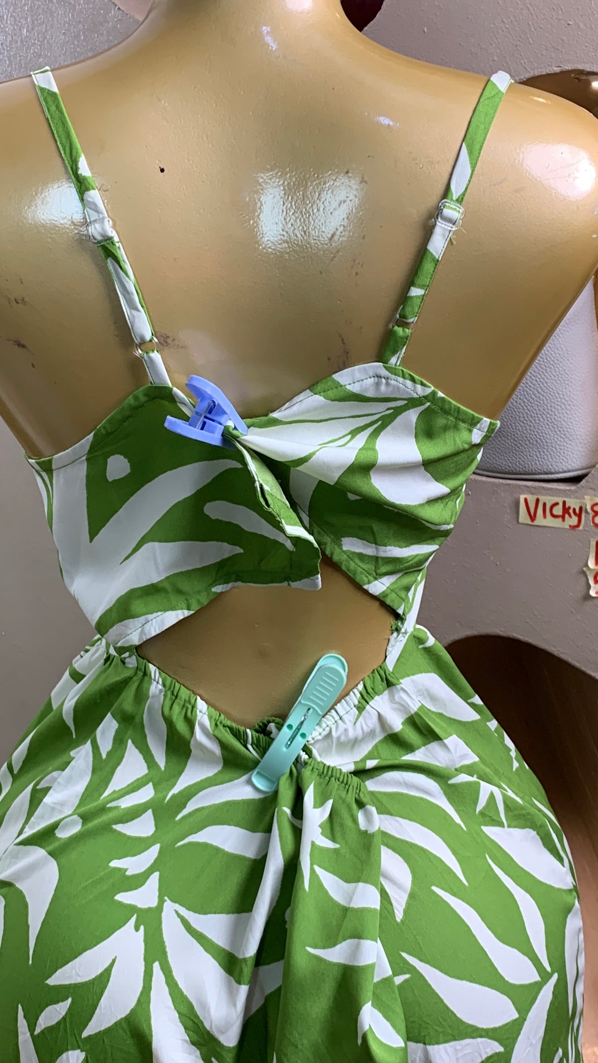 VICKY81 SIZE14 Green DRESS Length58