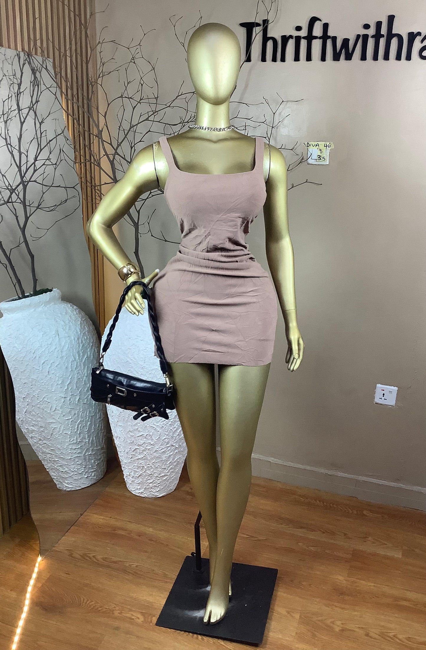 SIZE8 Diva46 Length35