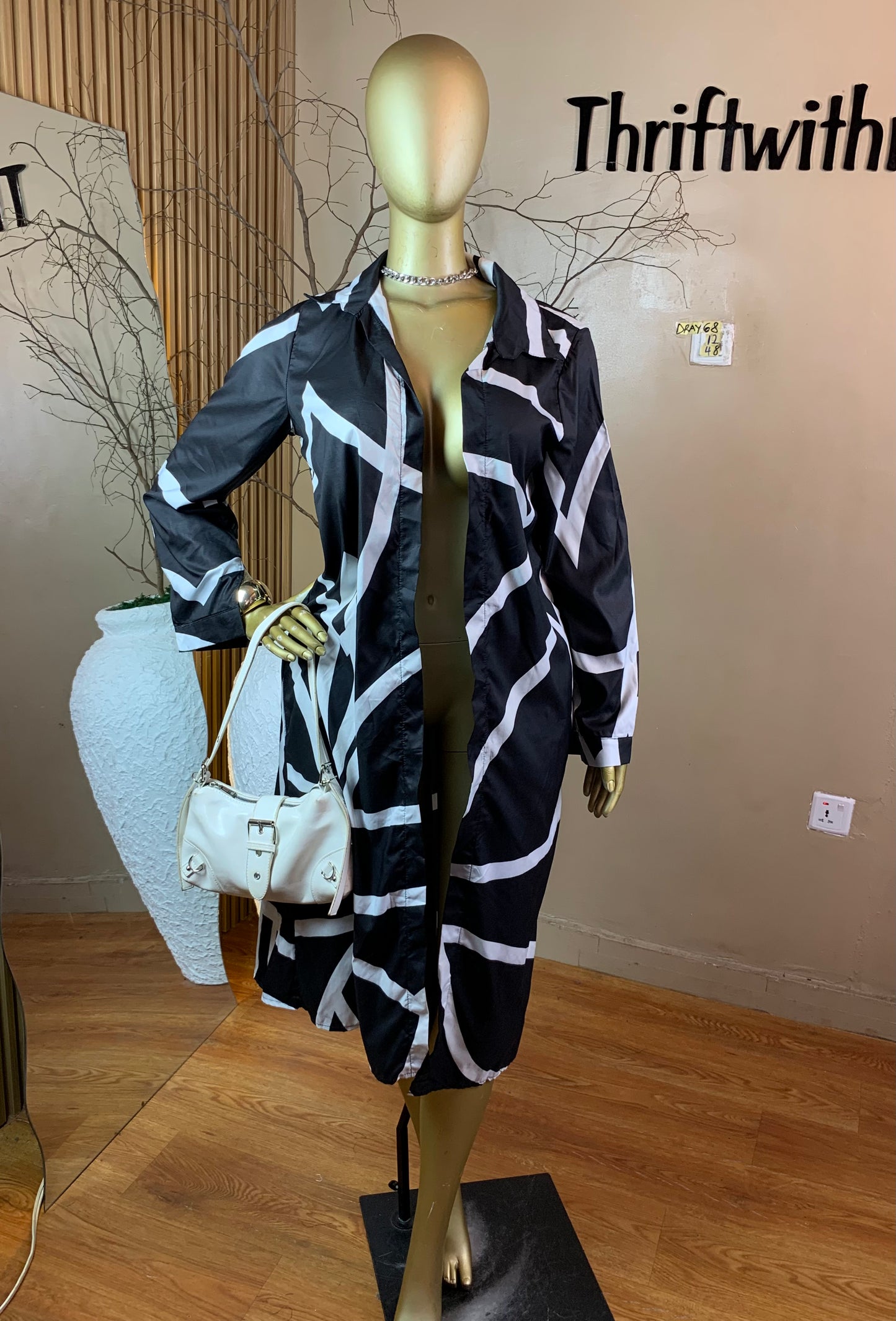 SIZE12 DRAY68 BLACK&WHITE KIMONO Length48