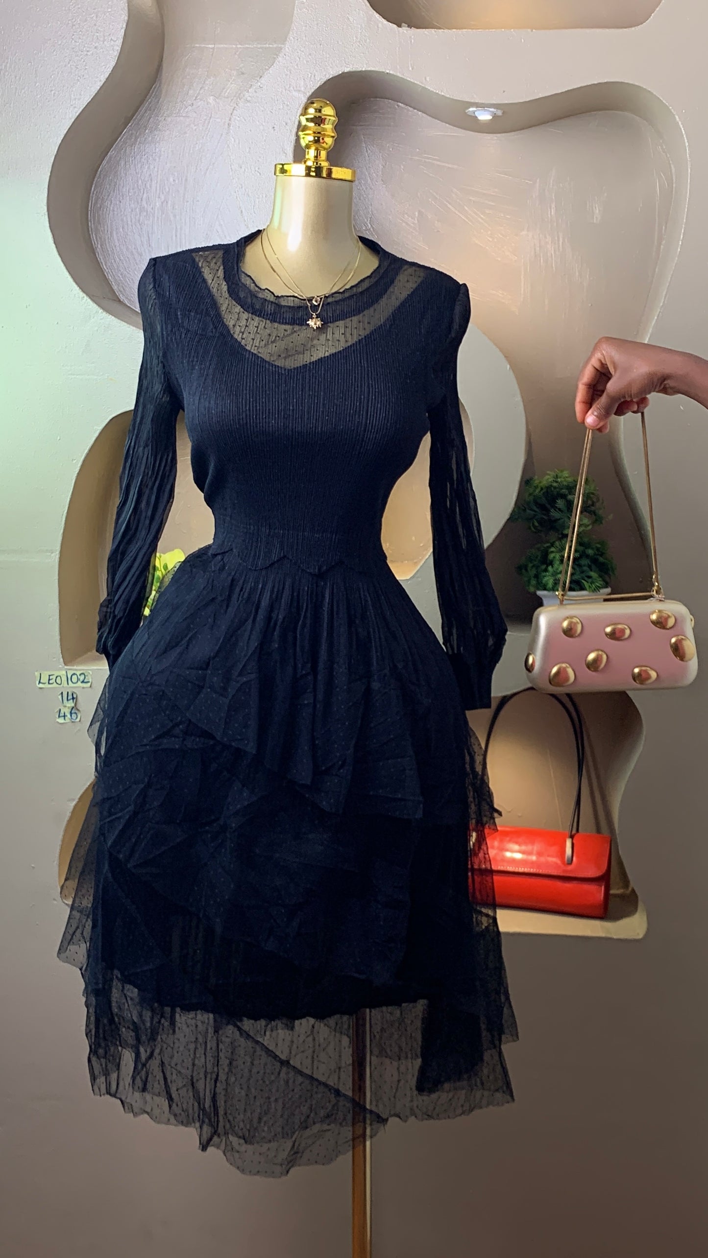 LEO102 BLACK DRESS SIZE14 Length46