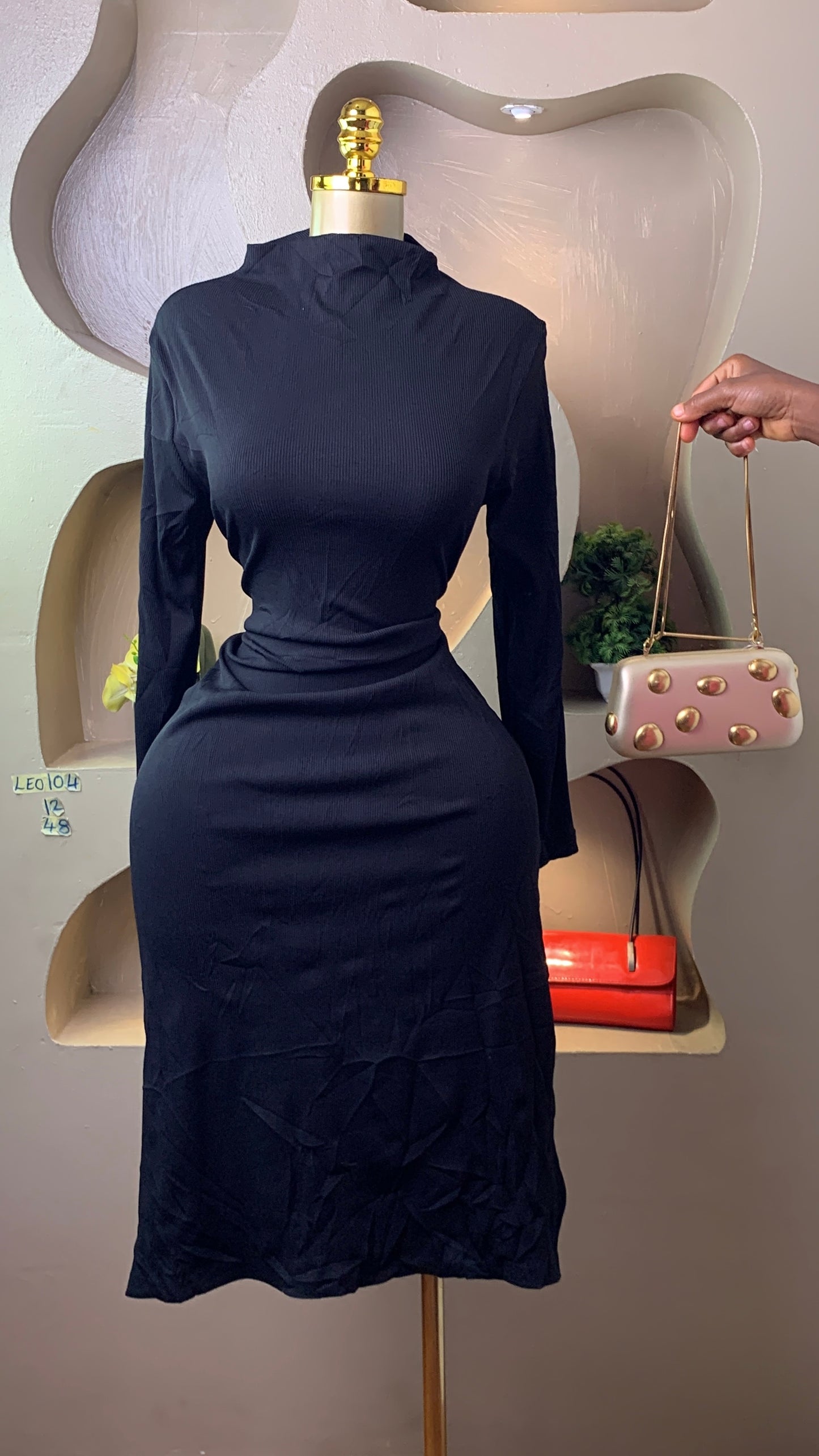 LEO104 BLACK DRESS SIZE12 Length48