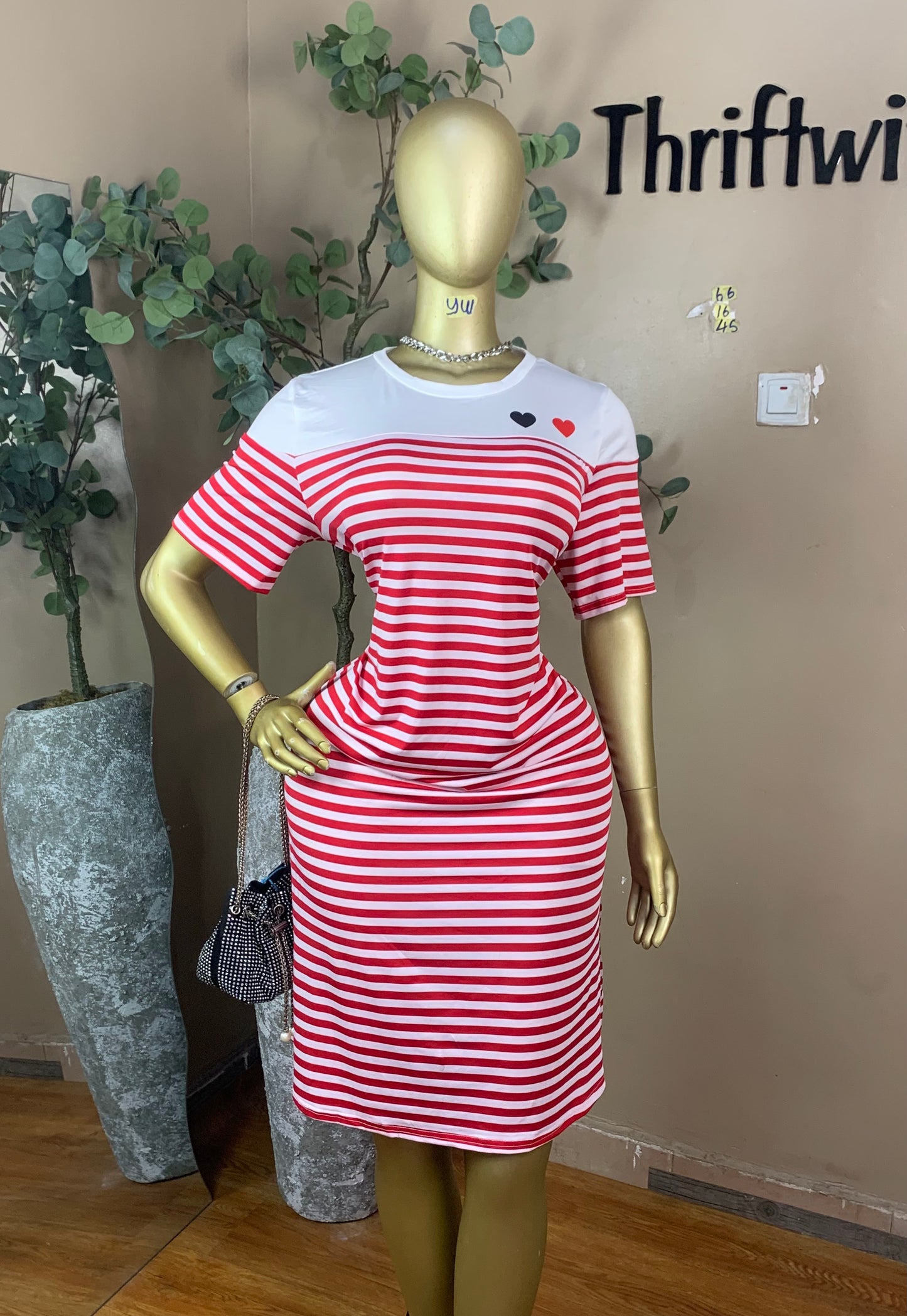 SIZE16 YW66Length45(Free dress)