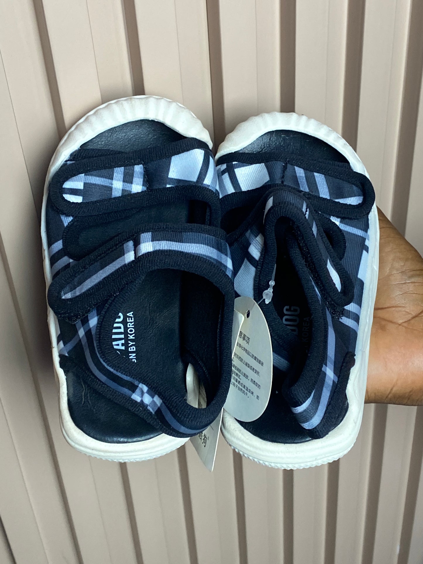 SIZE 25 Sandal 11