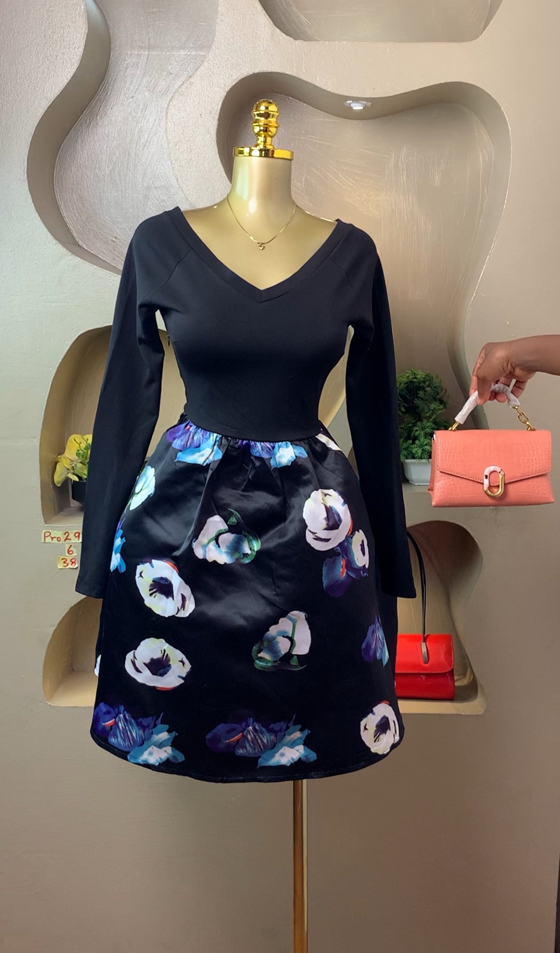 PRO29 SIZE6 Black DRESS Length38