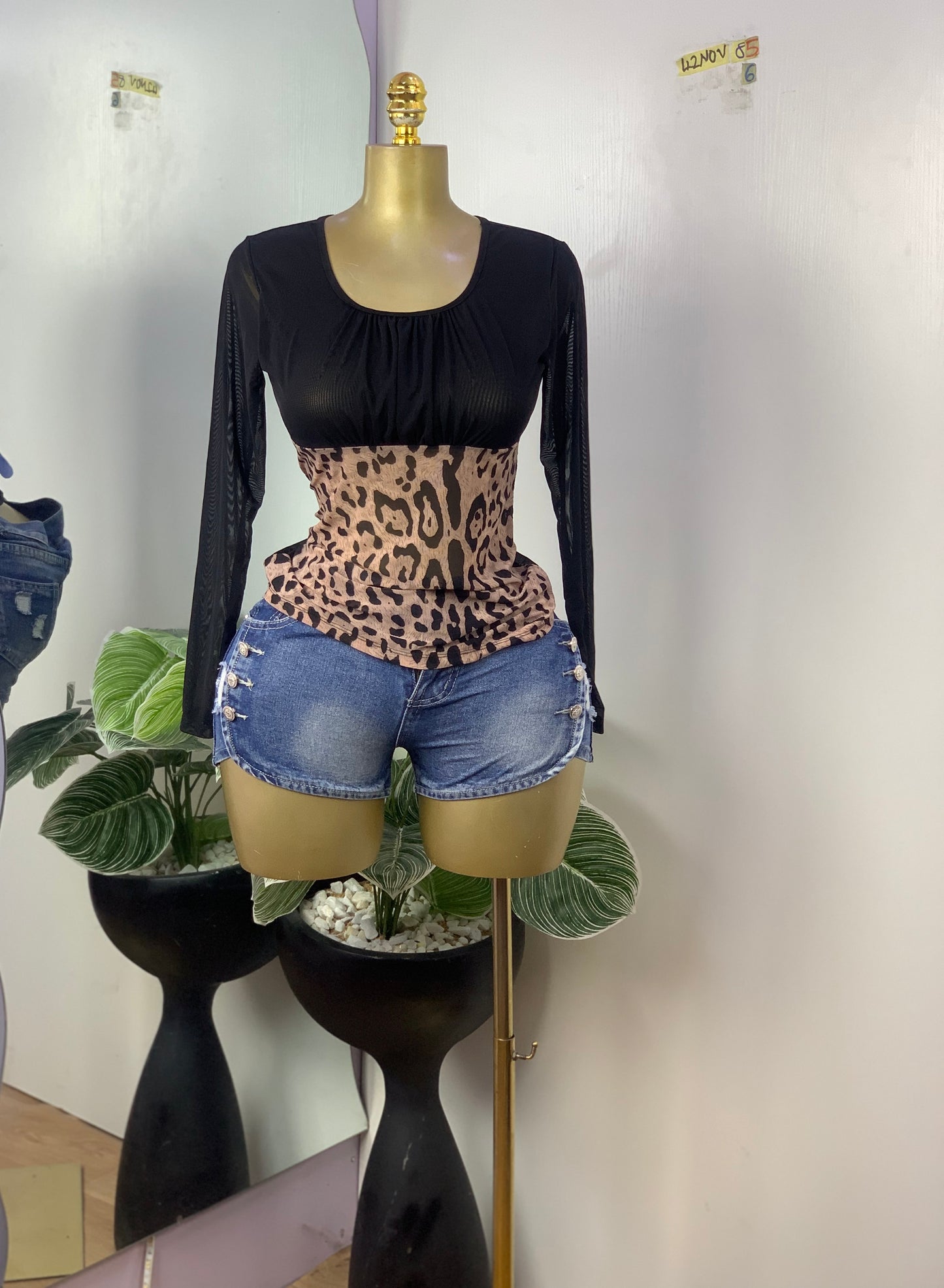 SIZE6 42NOV85(Top only)