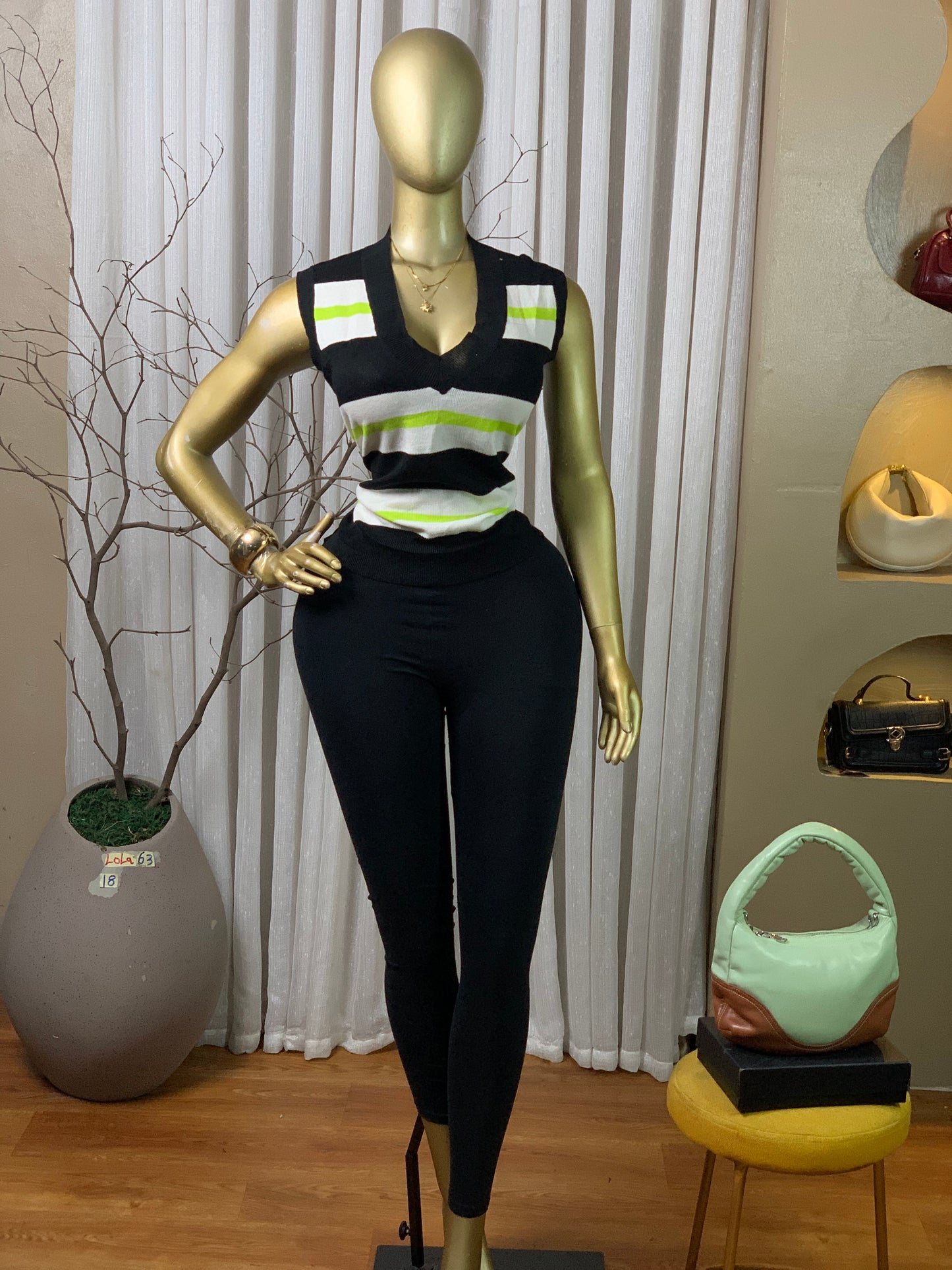 LOLA63 SIZE18 multi color knit top