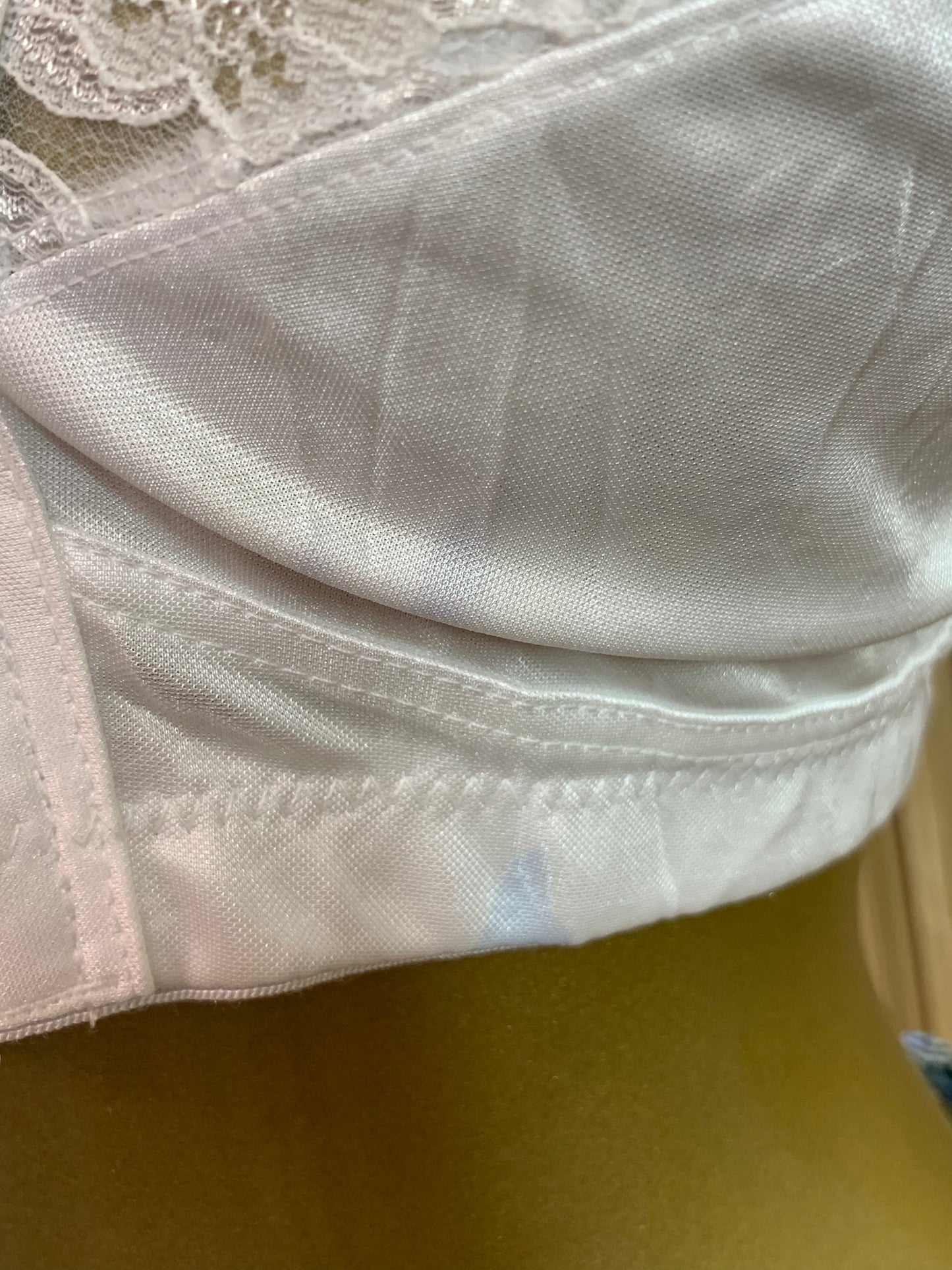 SIMI43 SIZE36E(Bra only)Little stain
