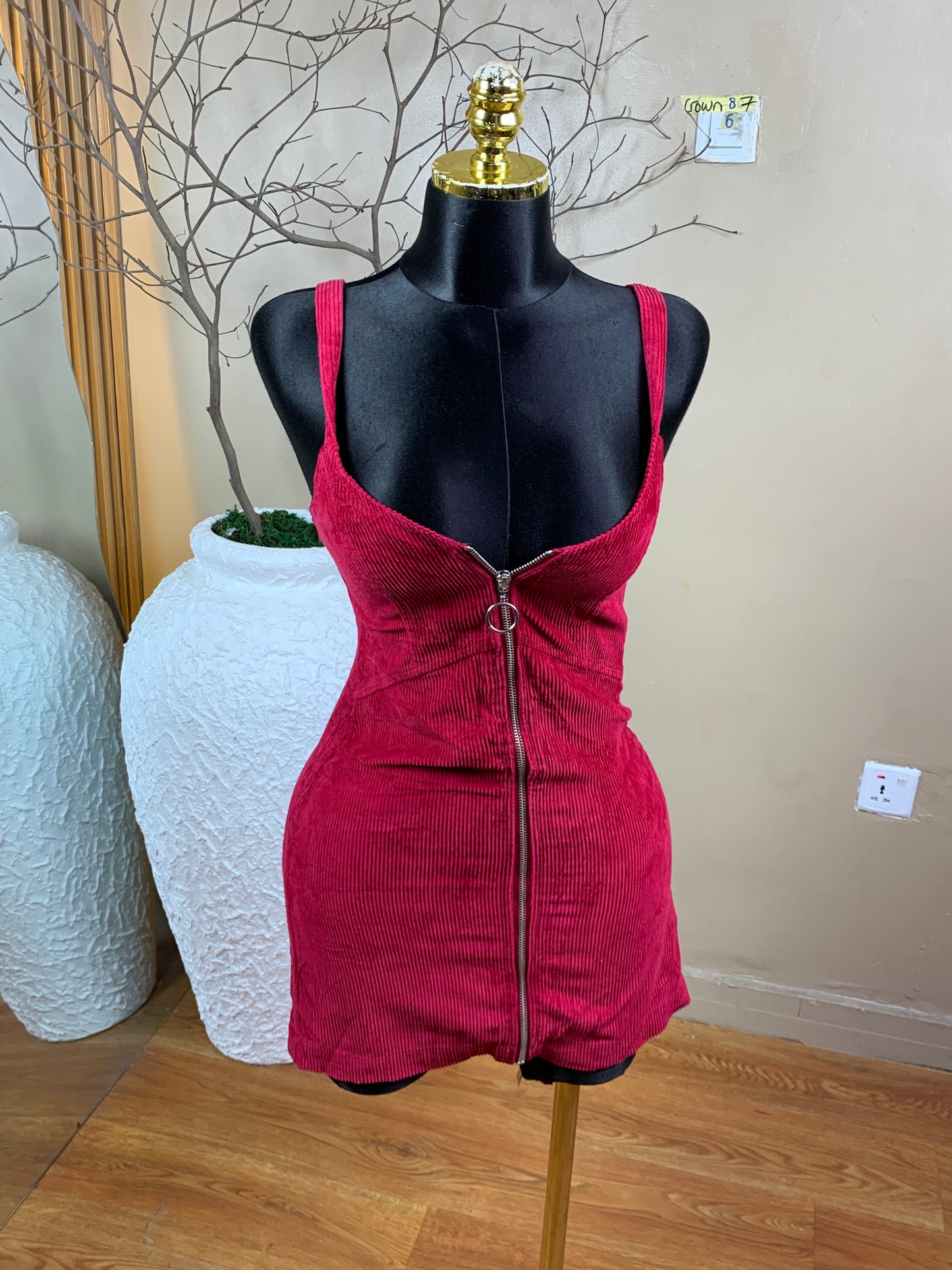 SIZE6 Crown87