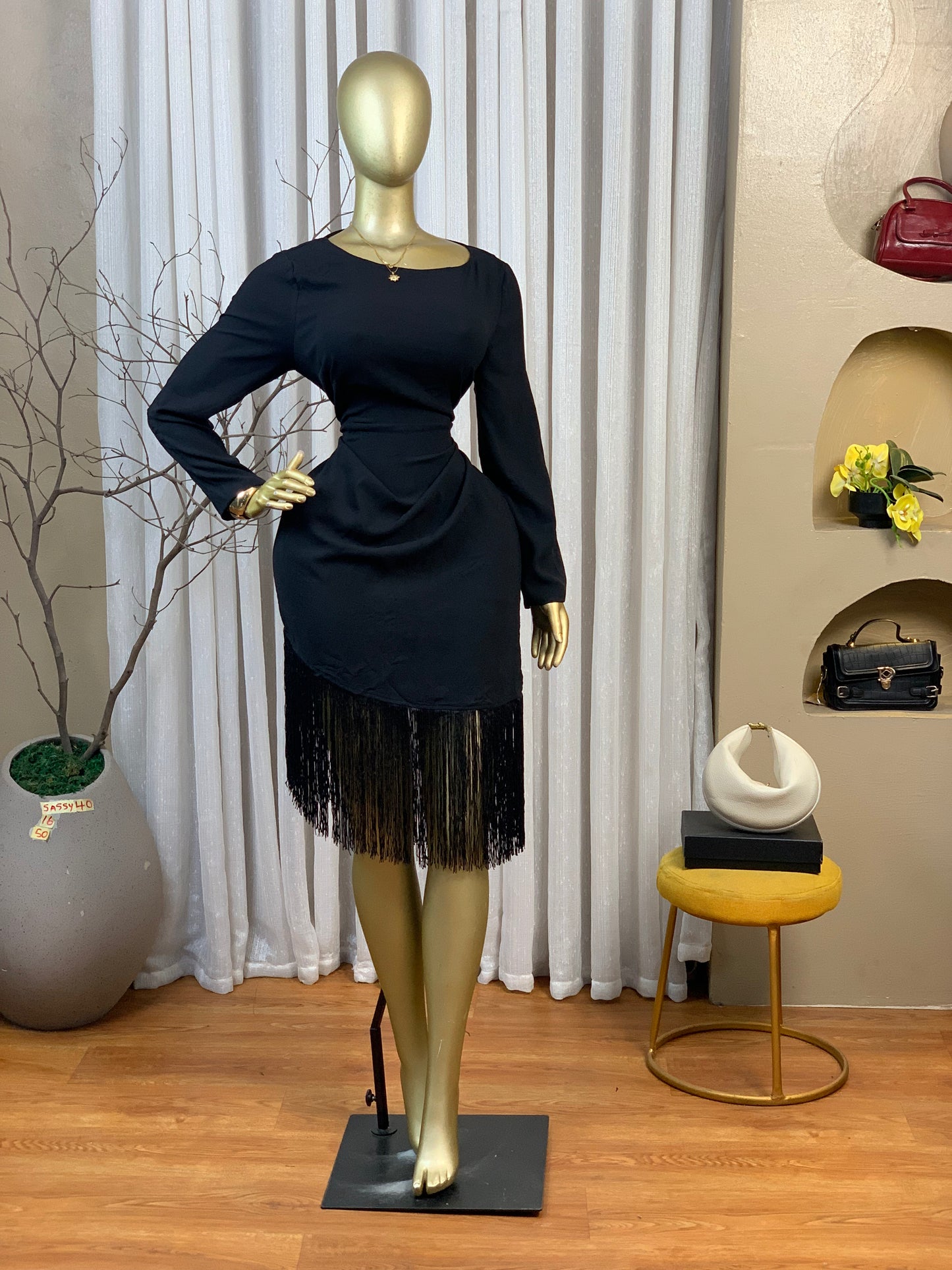 SASSY40 SIZE16 DRESS Length50