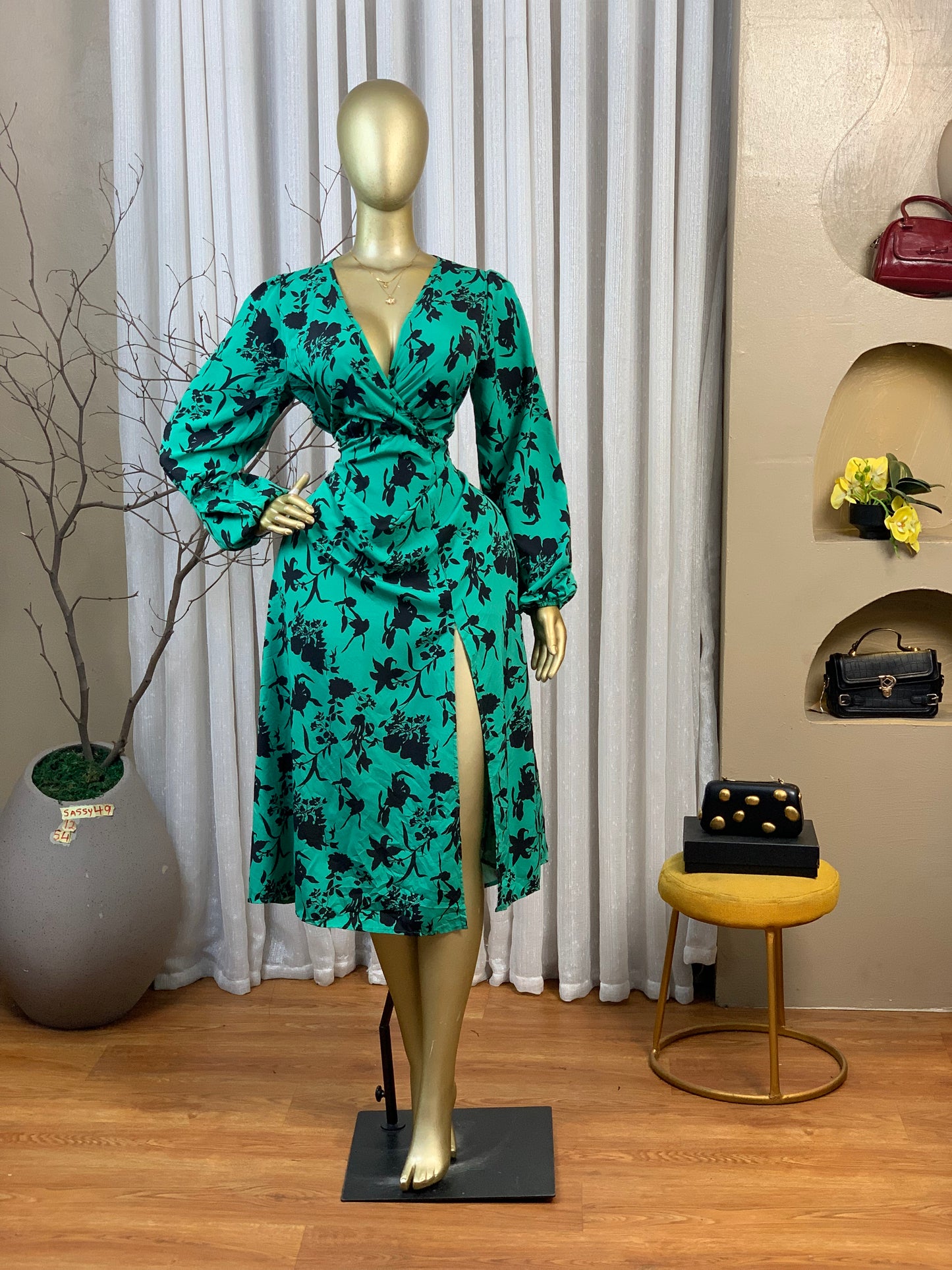SASSY49 SIZE12 Green DRESS Length54