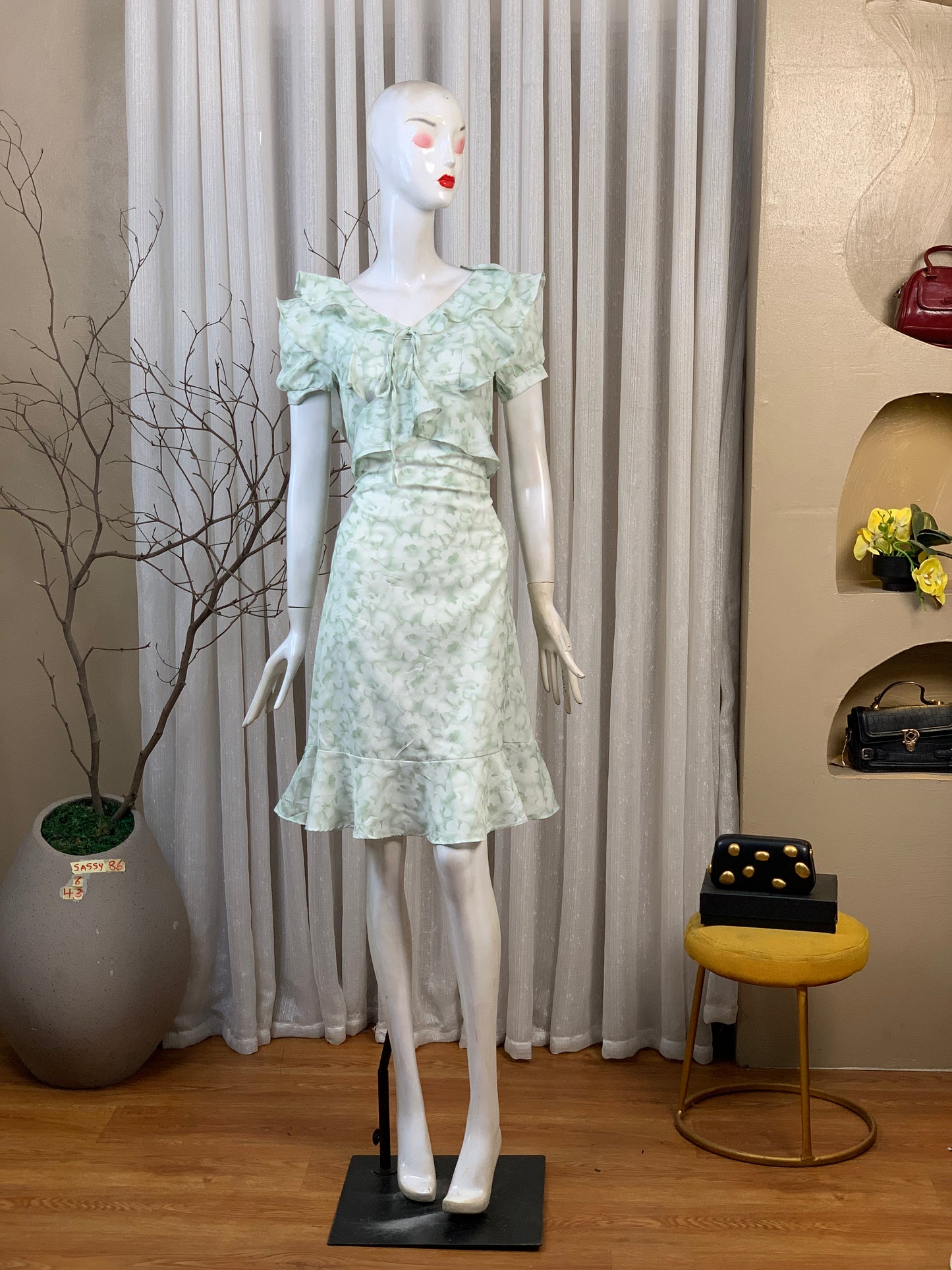 SASSY86 SIZE6 Floral DRESS