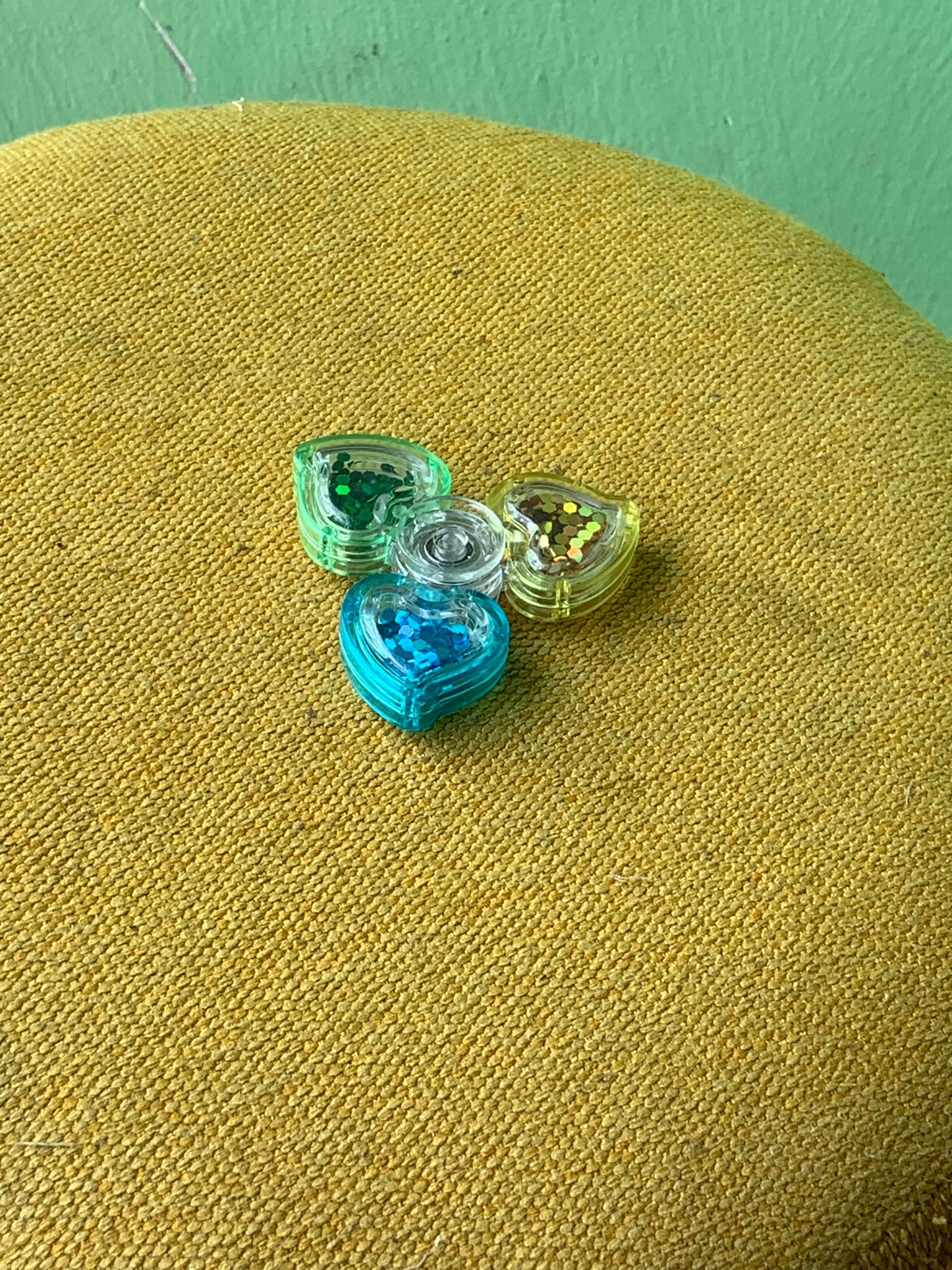 Liquid glitter heart fidget spinner (Children toy)