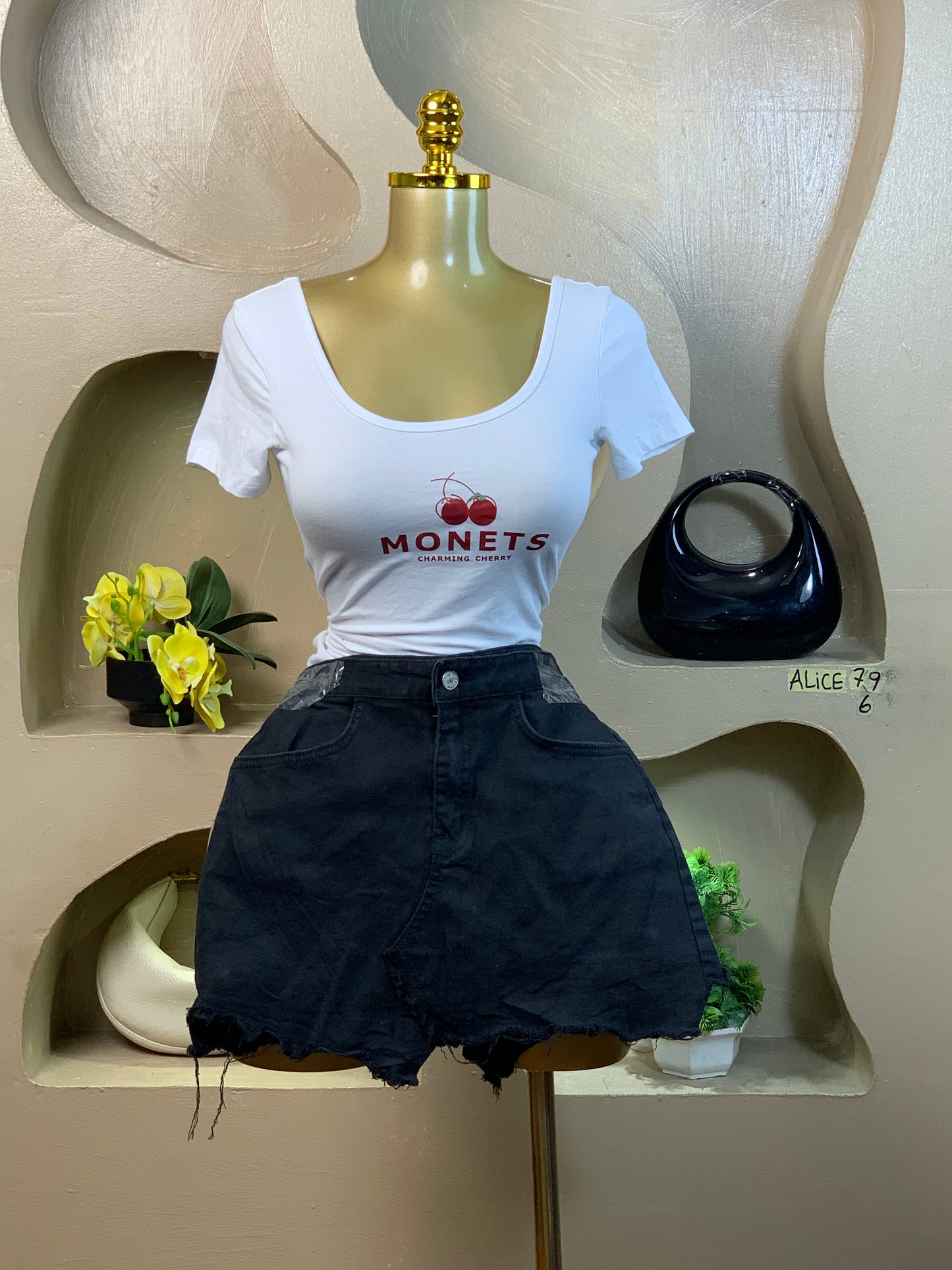 SIZE6 ALICE79 (skirt only)