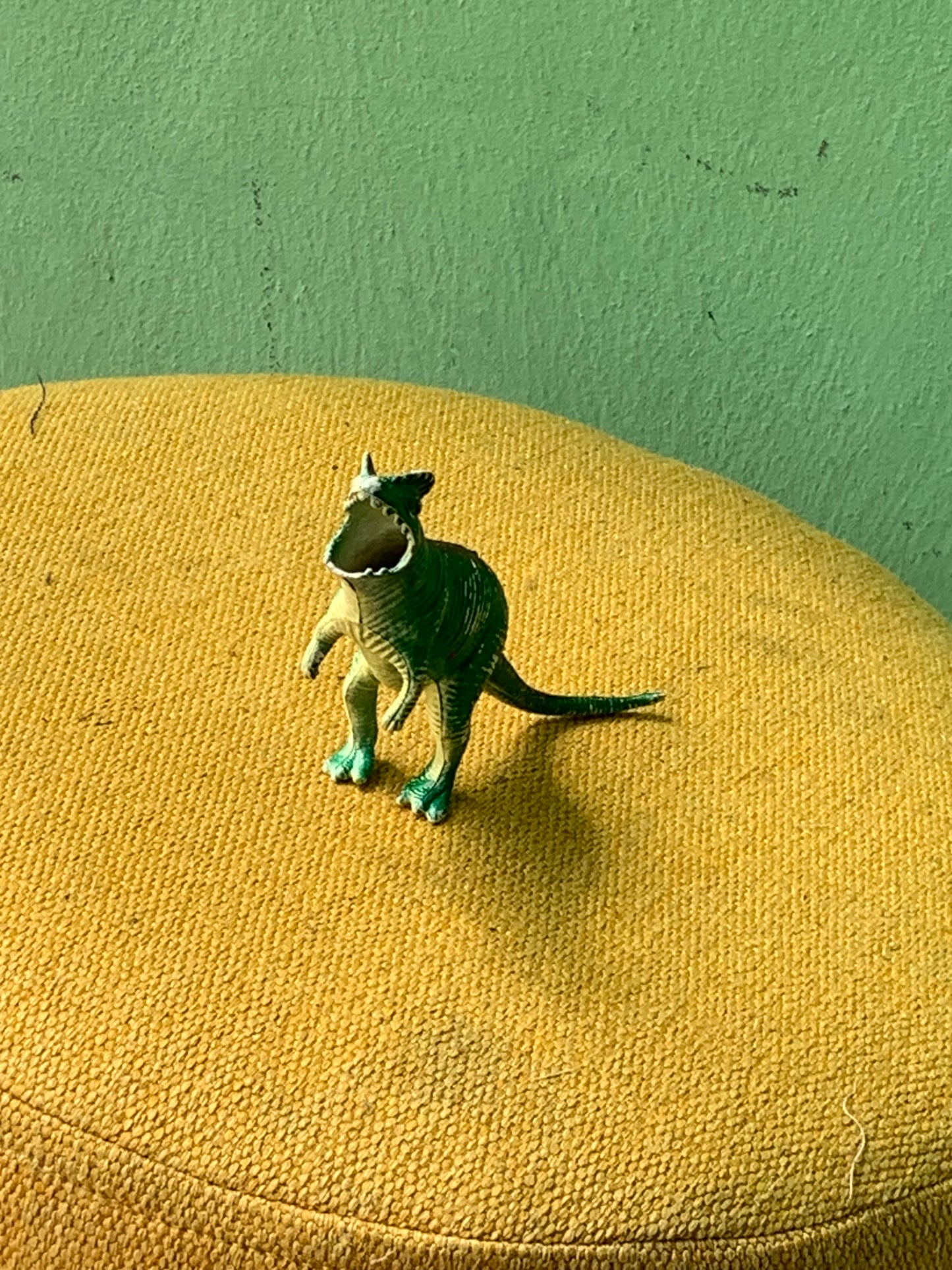 Dilophosaurus(Children toy)