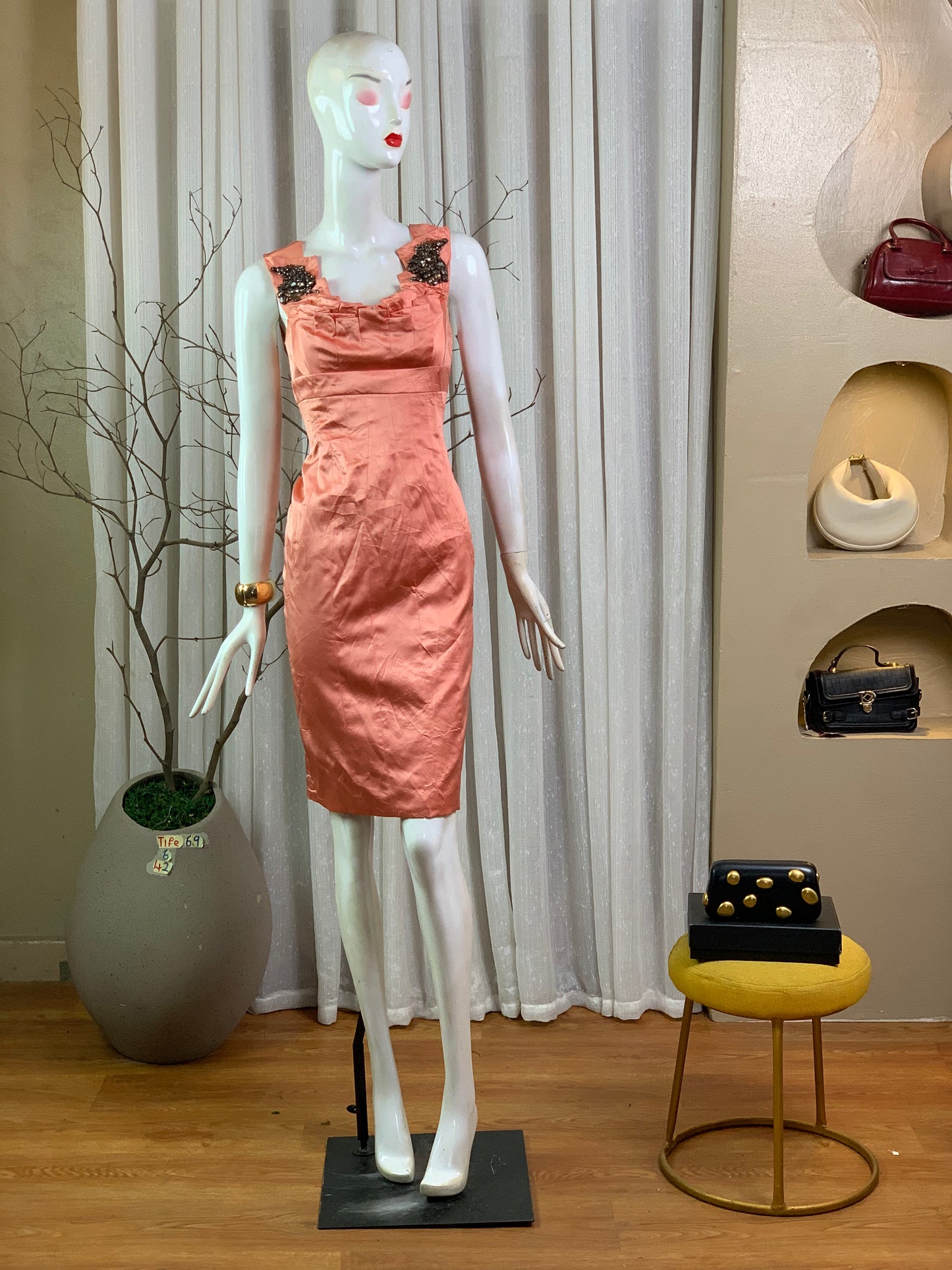 TIFE69 SIZE6 DRESS Length42