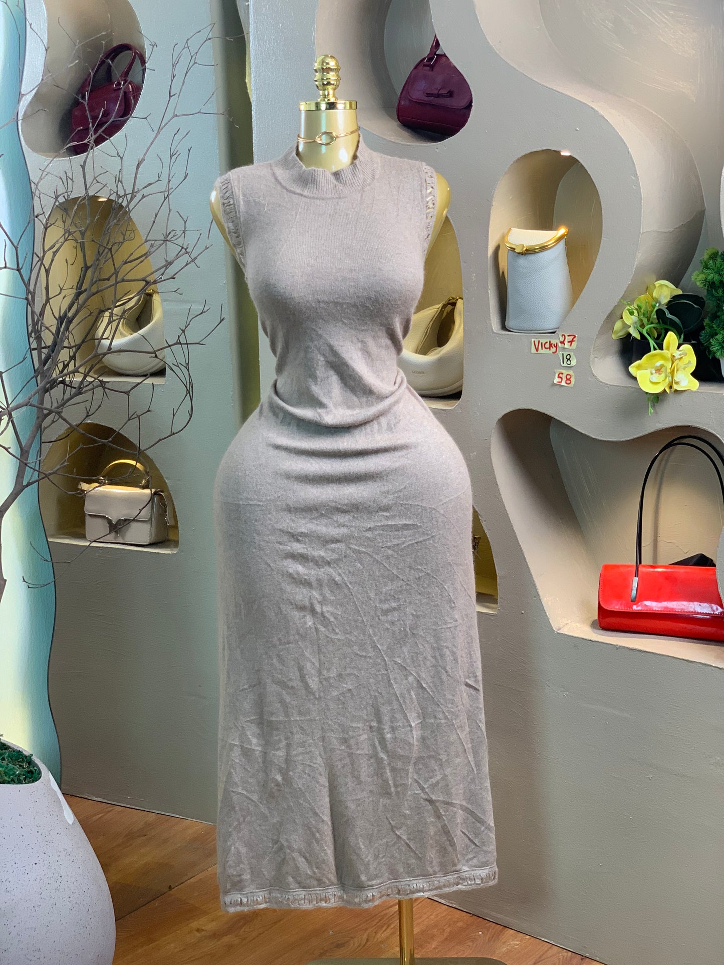 VICKY27 SIZE18 DRESS Length58