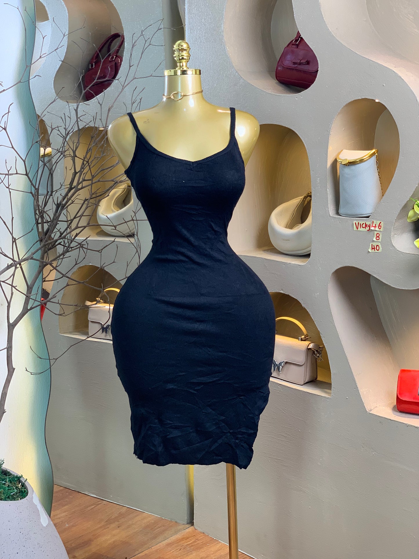 VICKY46 SIZE8 Black DRESS Length40