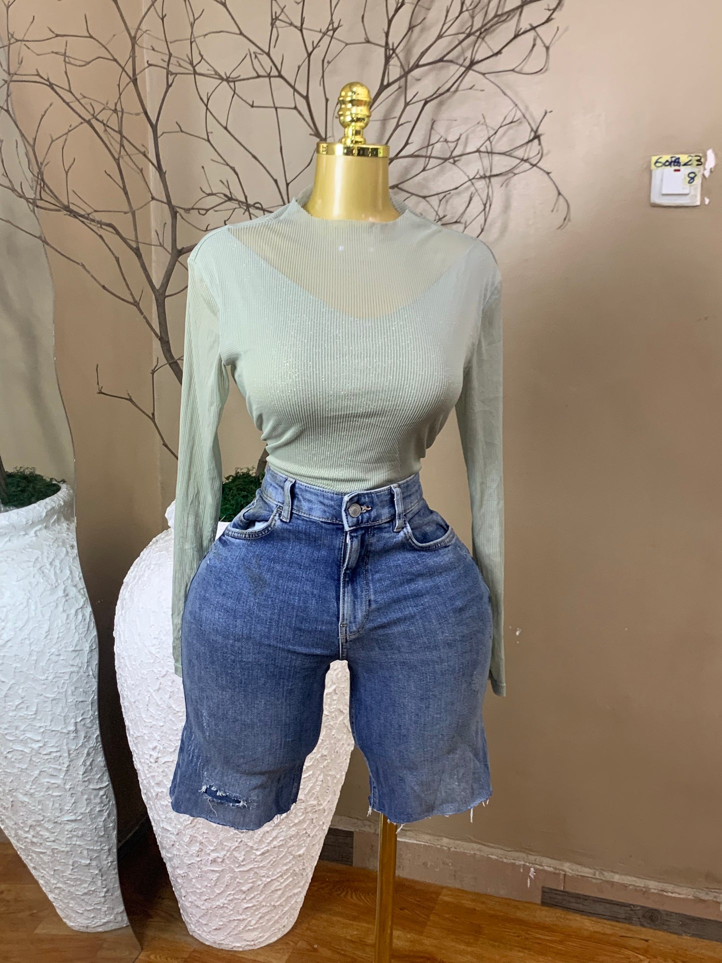 SIZE8 60FEB23 (Top only)