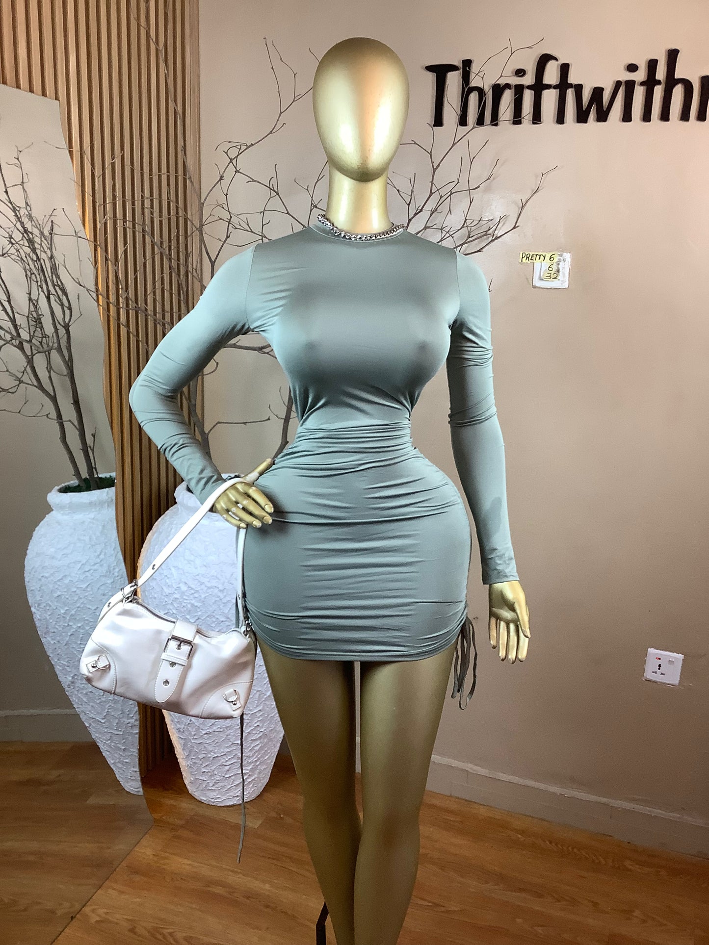 SIZE6 PRETTY6 Length33