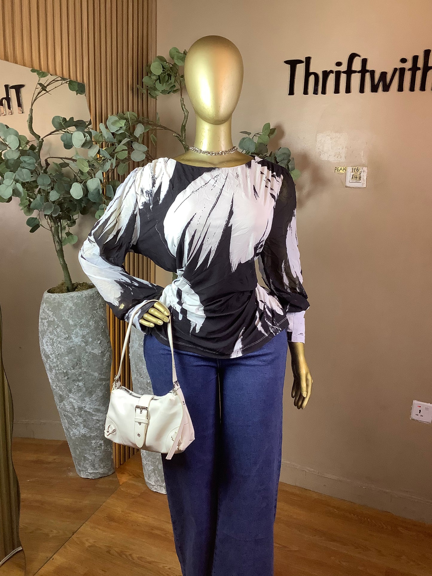 PEAK116 BLACK&WHITE TOP SIZE14(Free top)