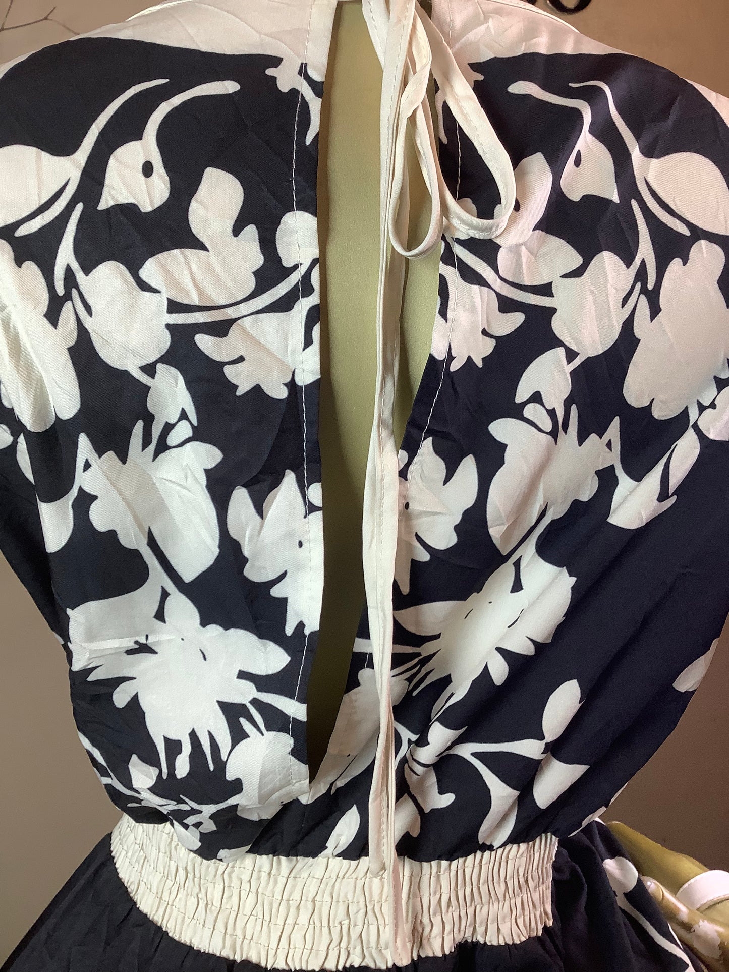 DAVE16 CREAM&BLACK JUMPSUIT SIZE18/20