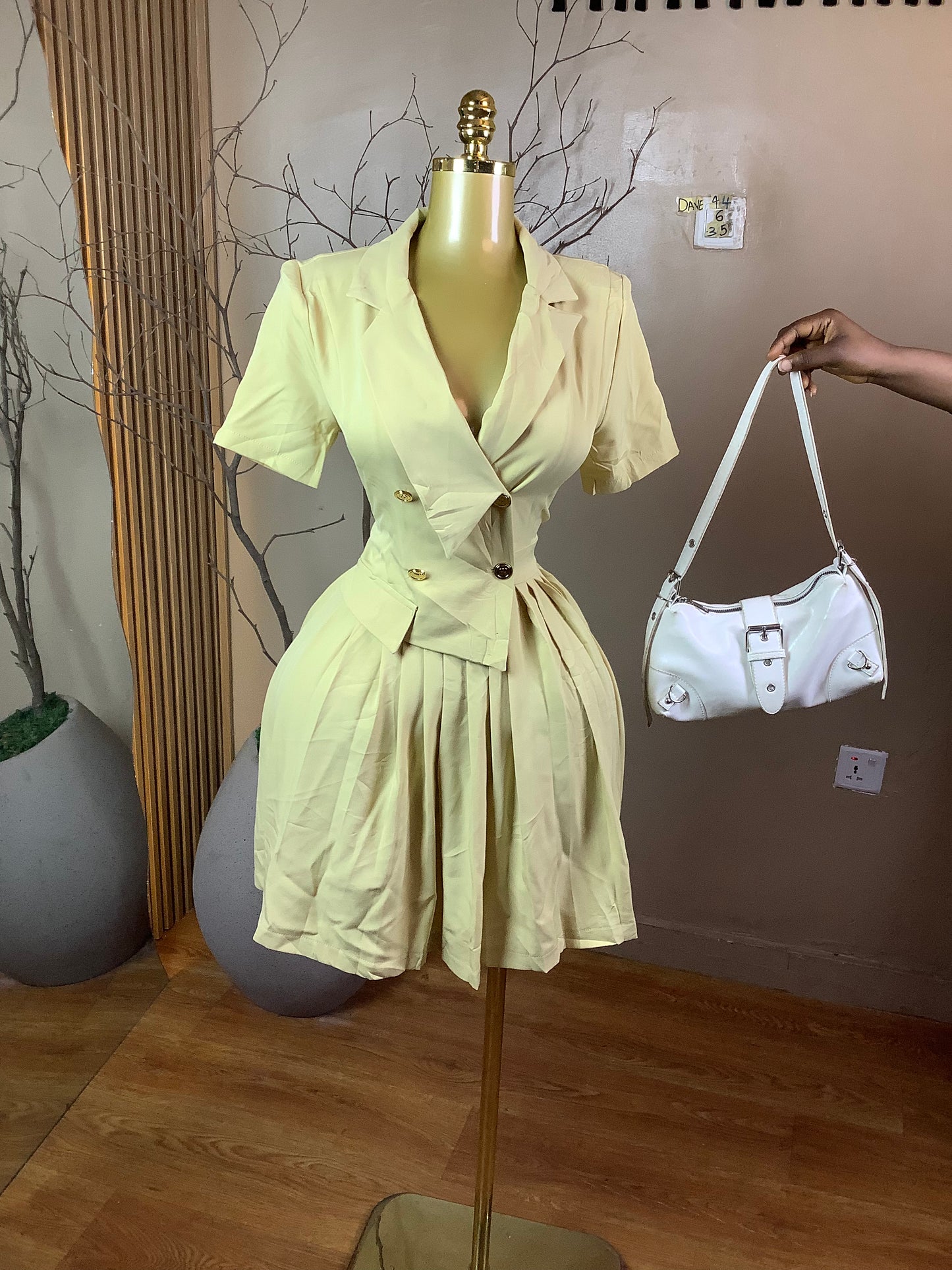 DAVE44 YELLOW CORPORATE DRESS SIZE6 Length35