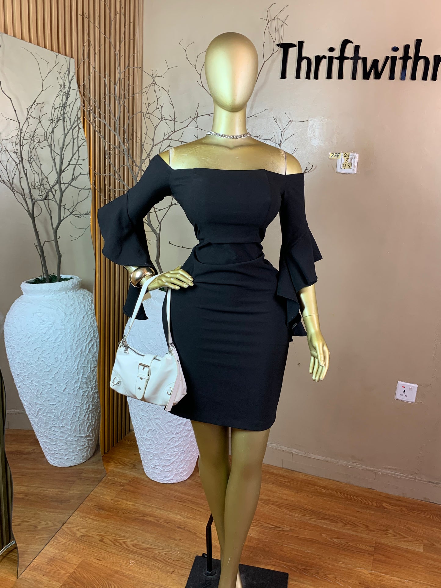 ZEE21 BLACK CORPORATE DRESS SIZE8 Length43