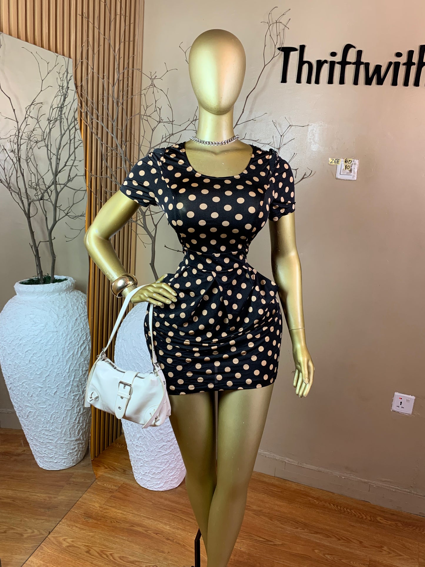 ZEE60 BLACK POLKA DOT DRESS SIZE10