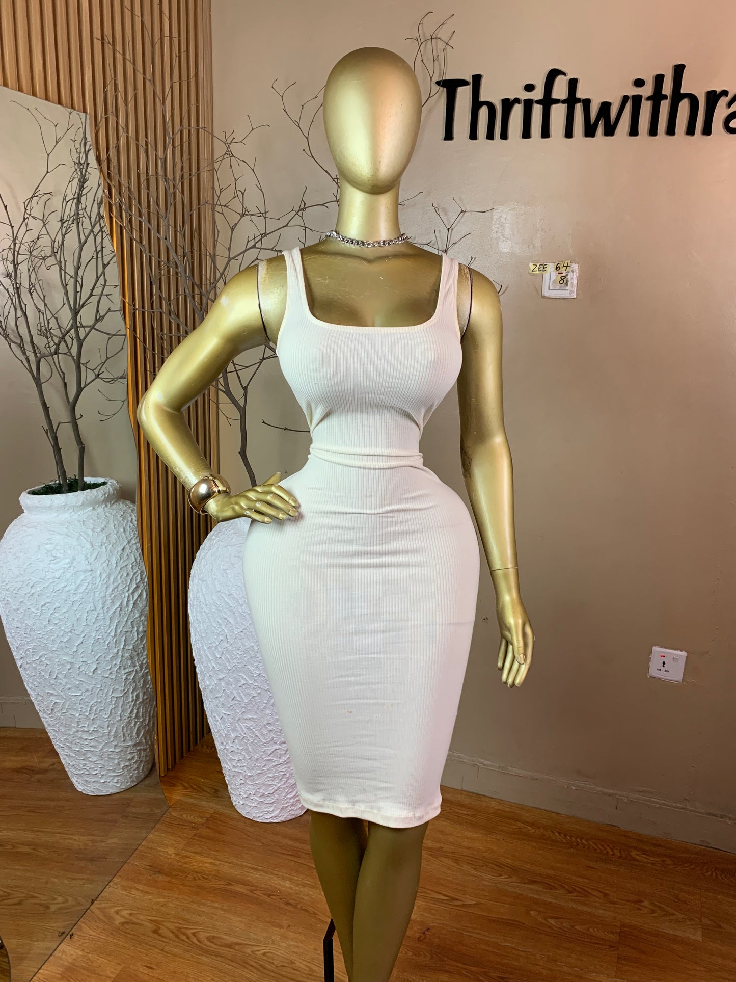 ZEE64 CREAM DRESS SIZE8