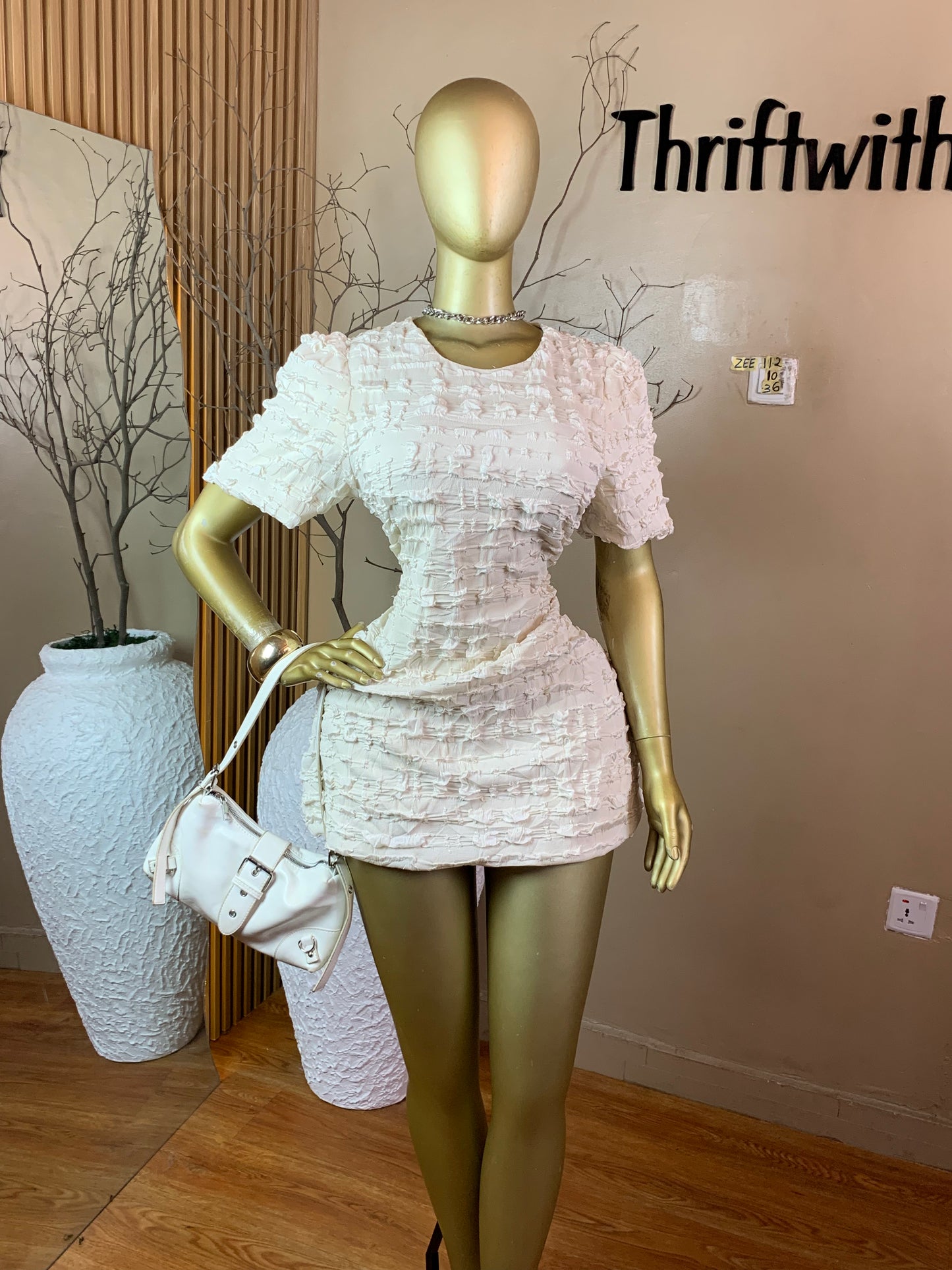 ZEE112 WHITE DRESS SIZE10 Length36
