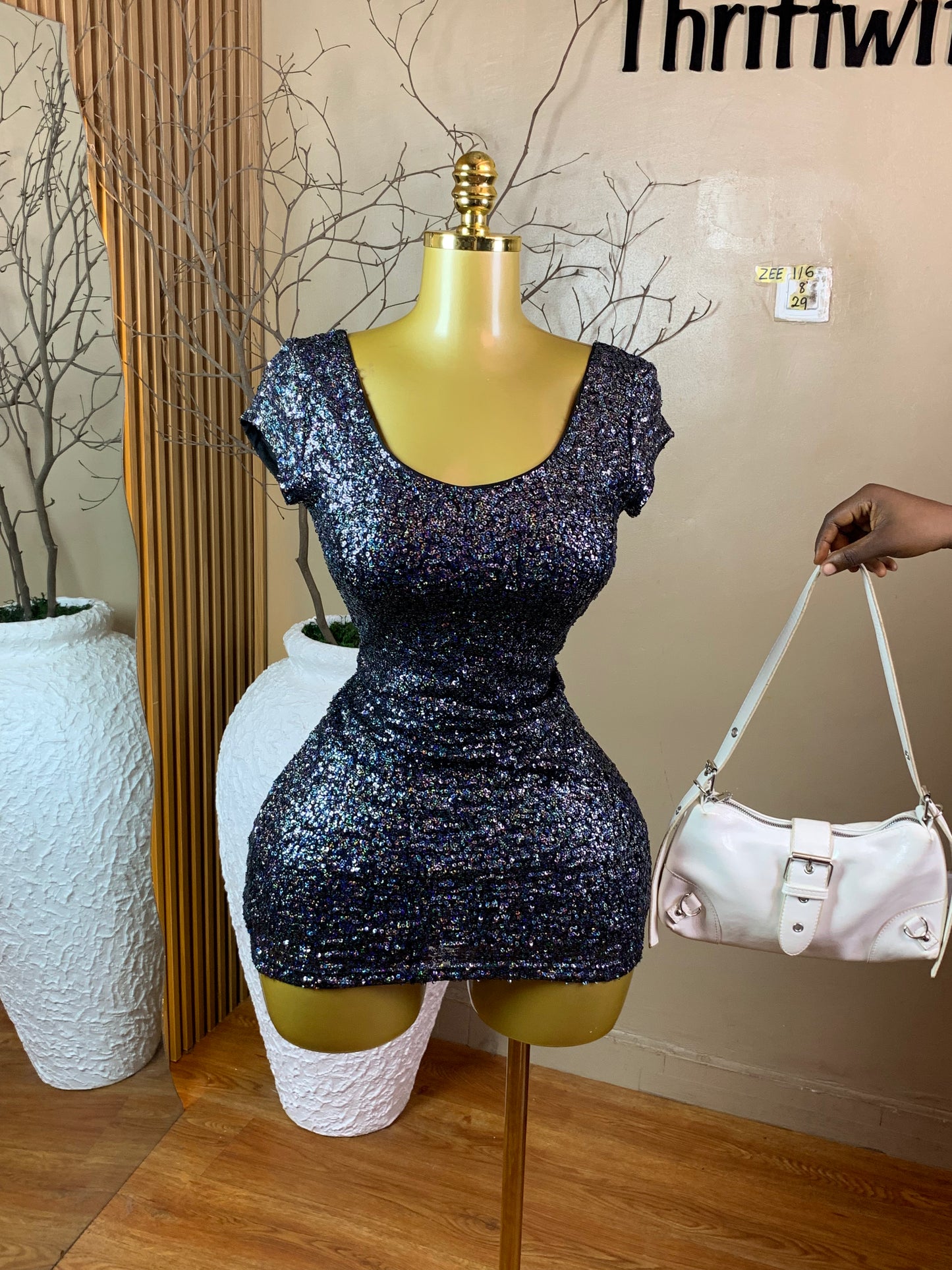 ZEE116 PARTY DRESS SIZE8 Length29