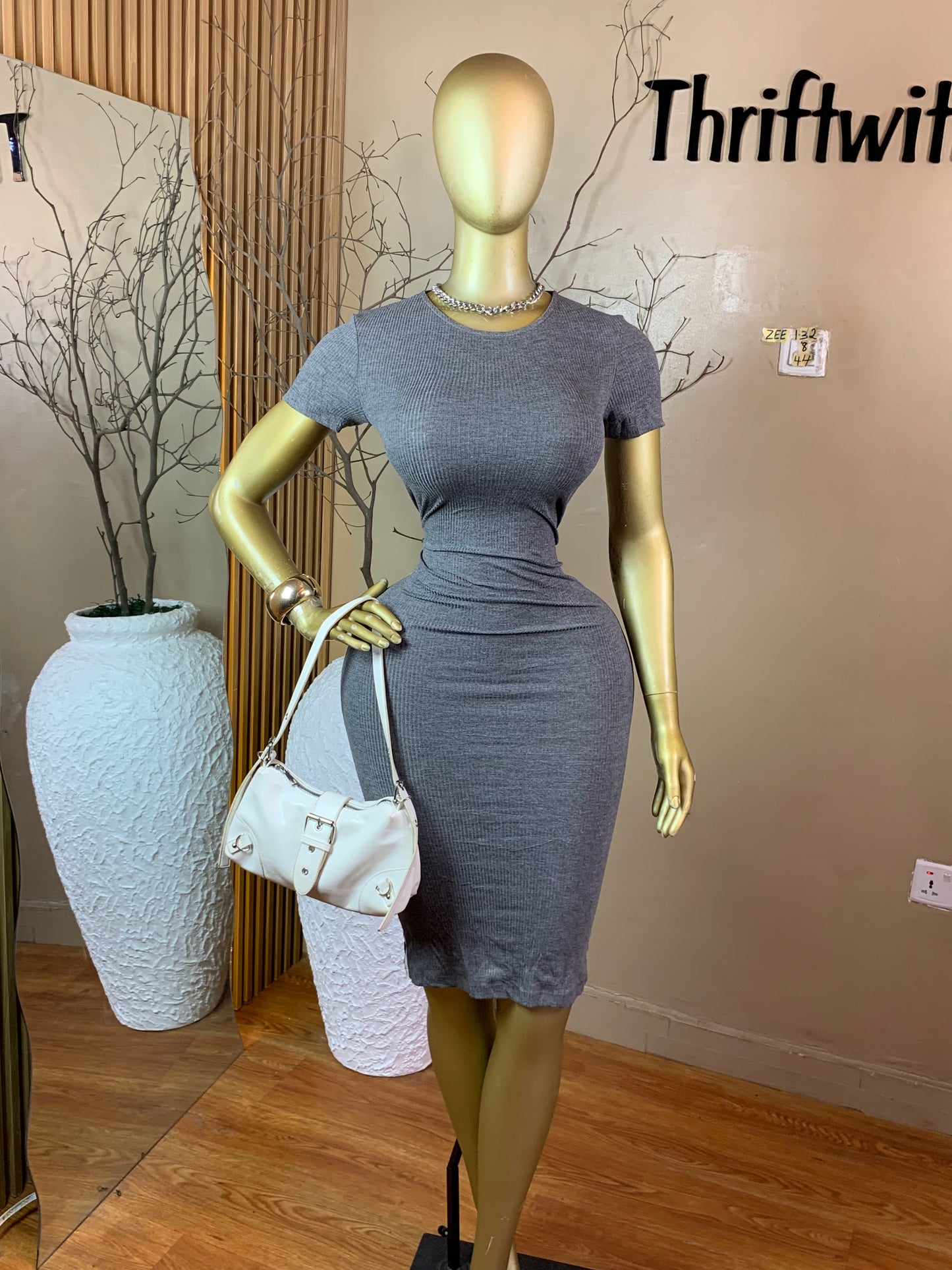 ZEE132 GREY DRESS SIZE8/10 Length44