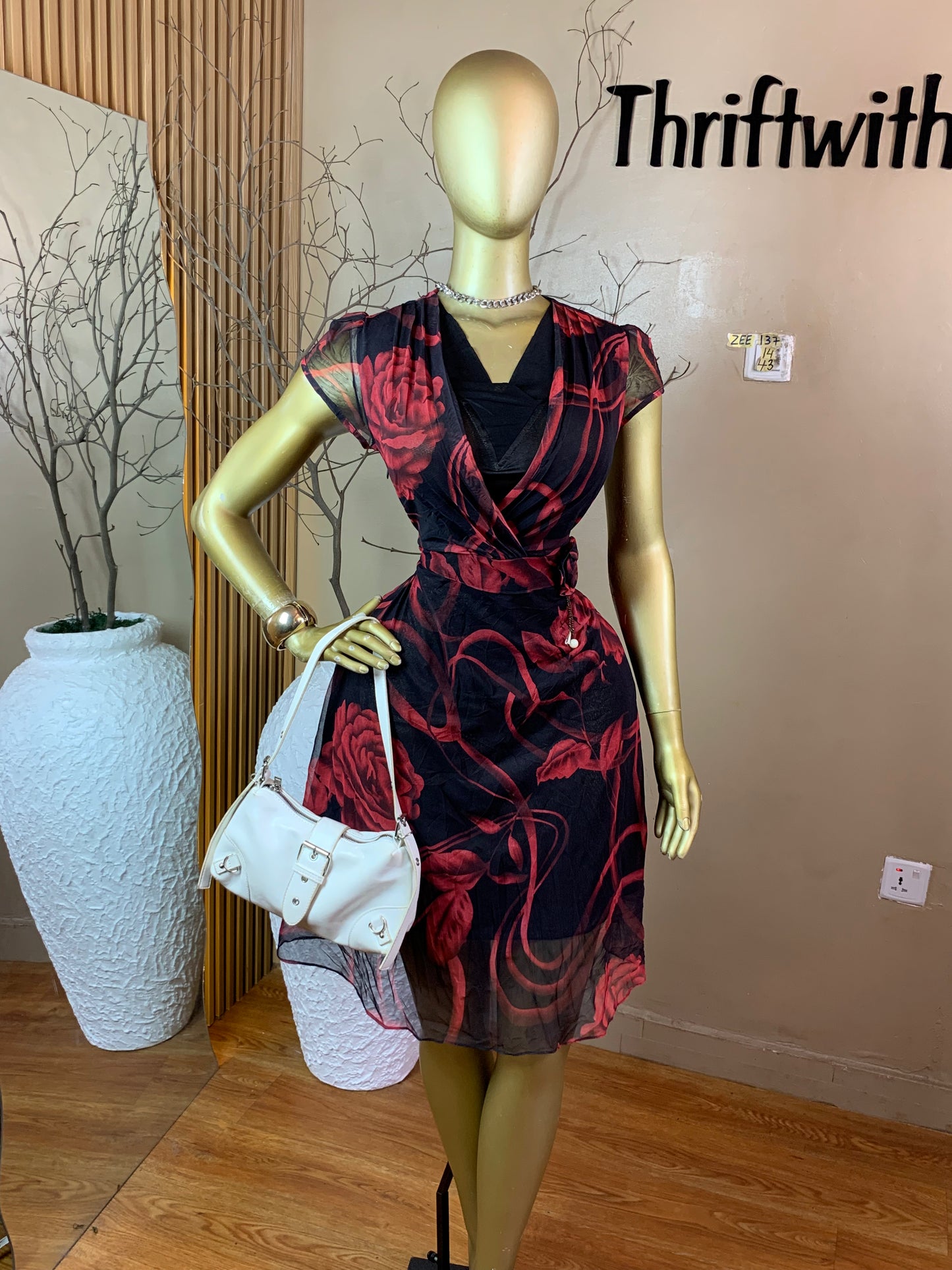 ZEE137 FLORAL DRESS SIZE14 Length43
