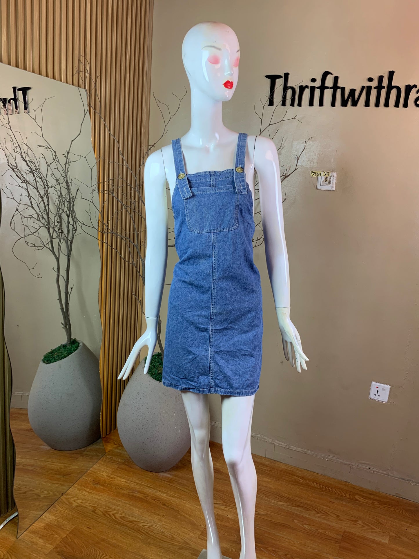 PRESH27 DENIM DRESS SIZE8