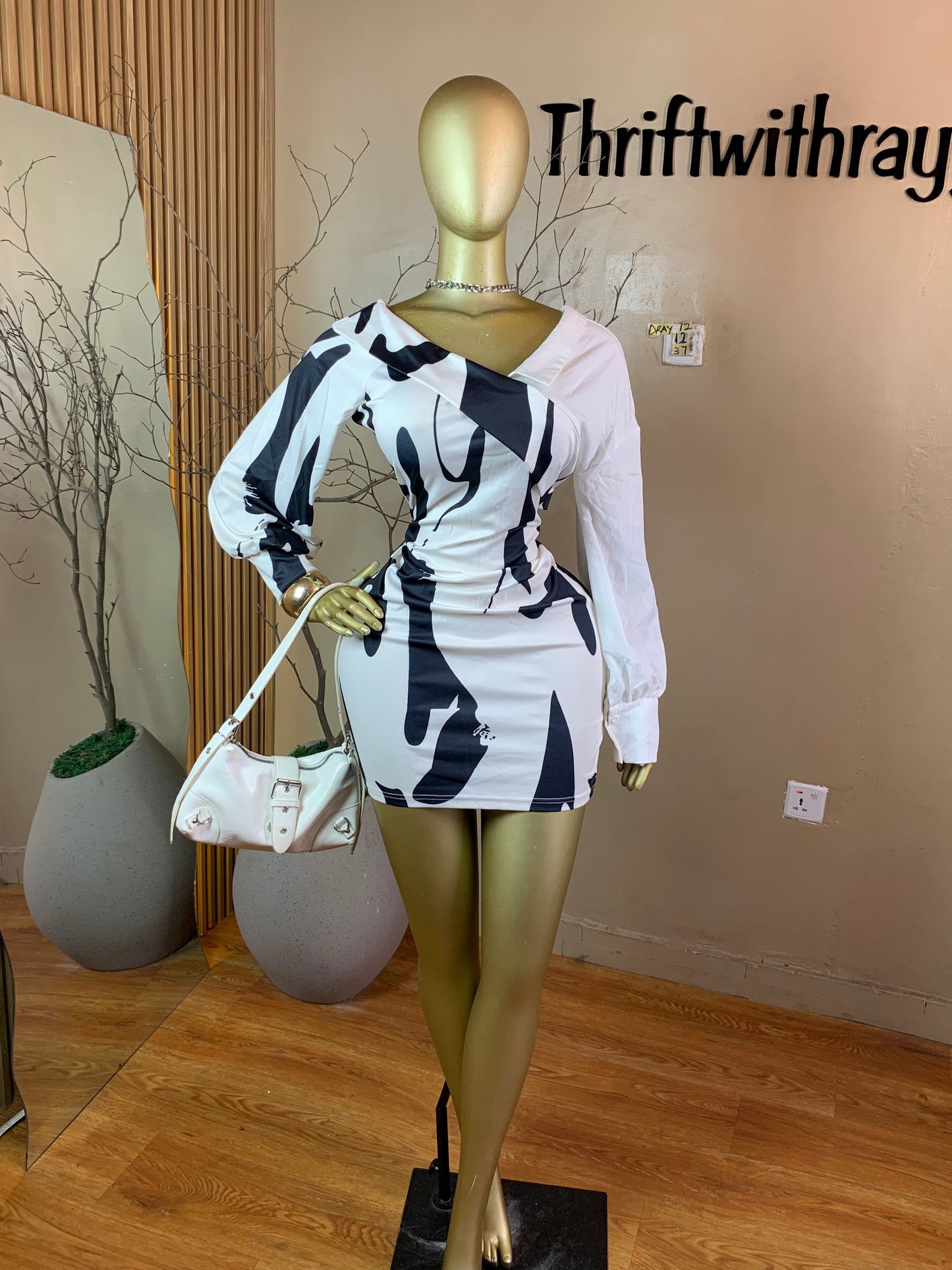 SIZE12 DRAY12 WHITE&BLACK CORPORATE DRESS Length37