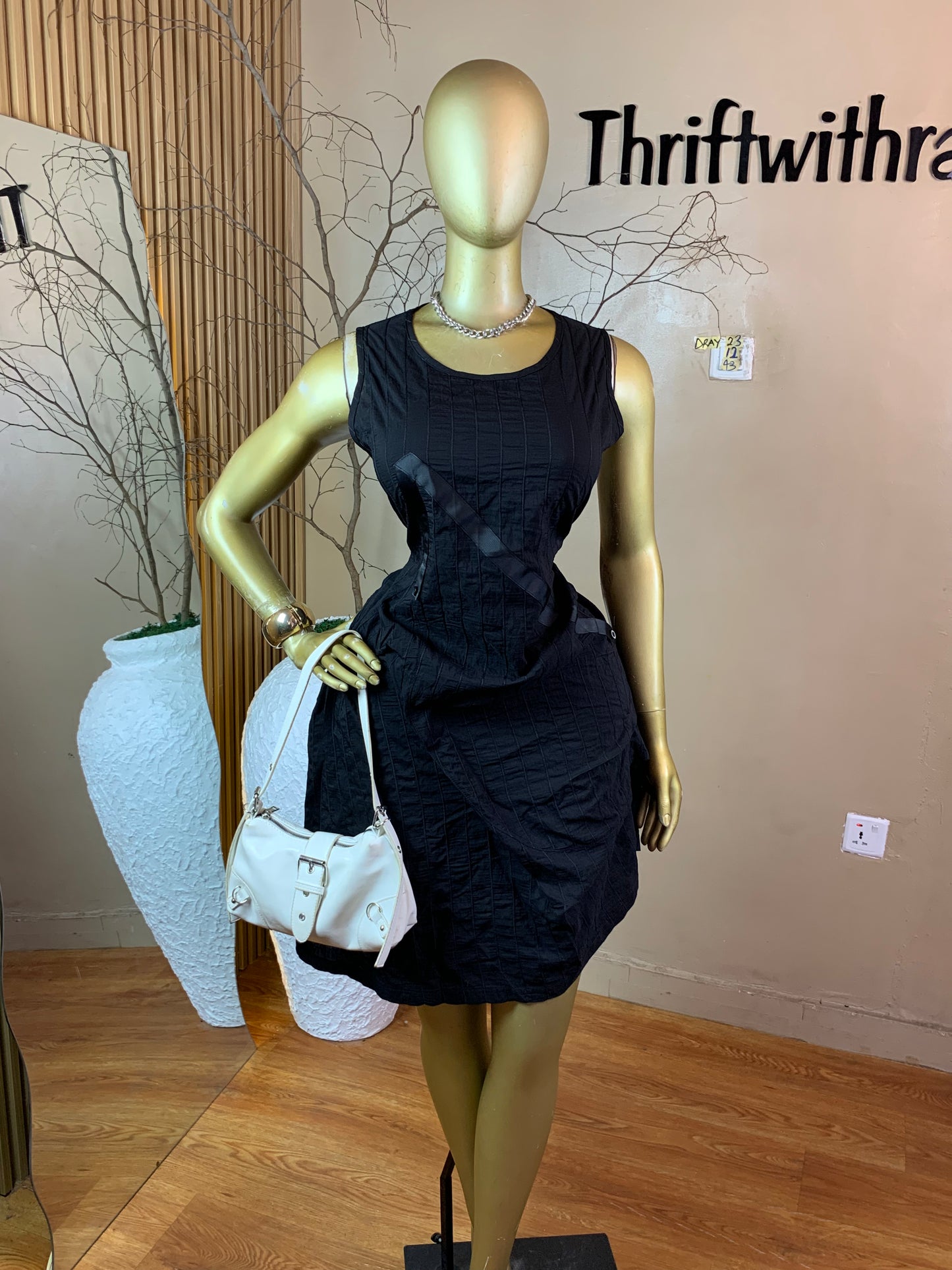 SIZE12 DRAY23 BLACK DRESS Length43(free dress)