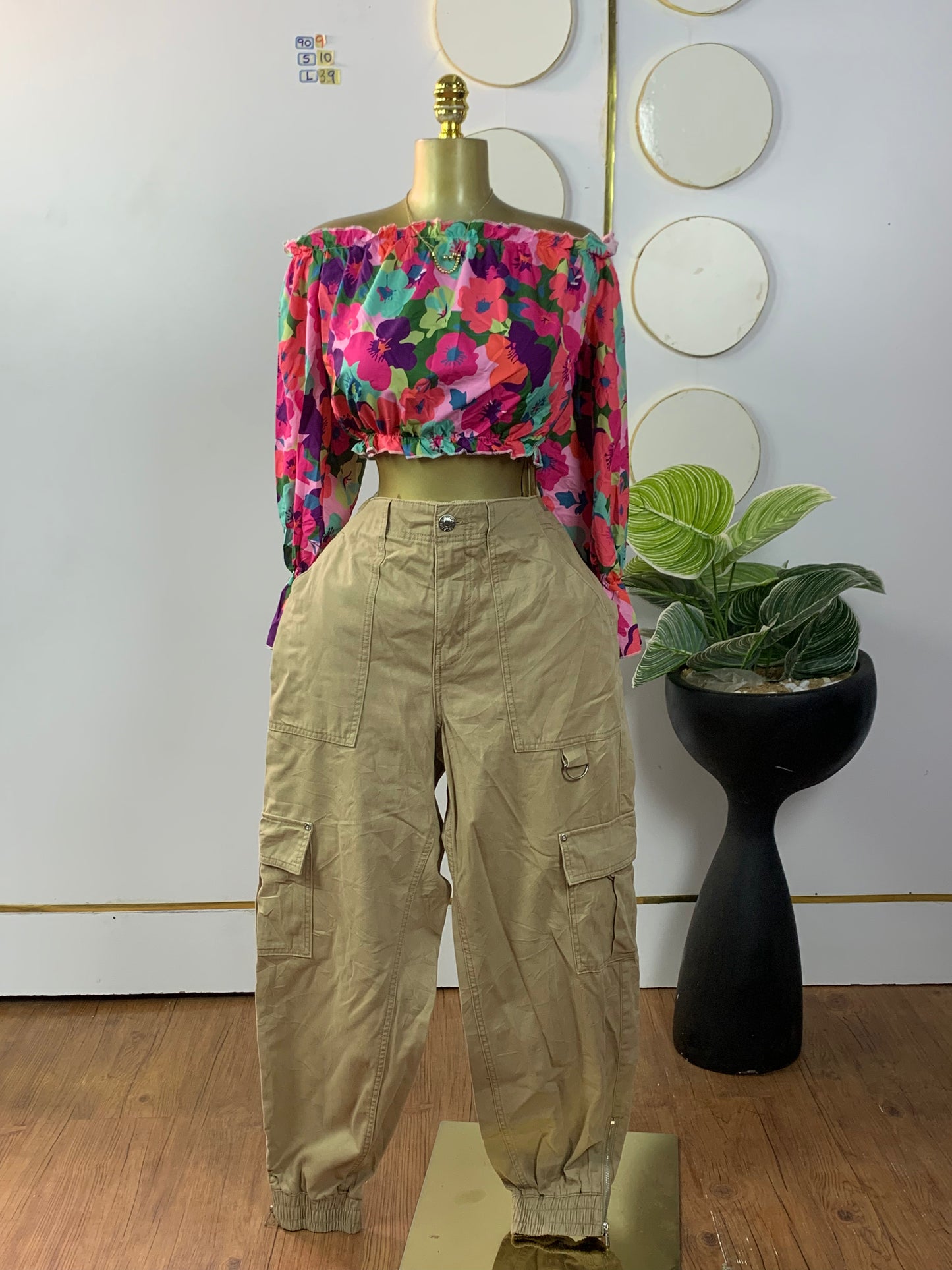 SIZE10 9O9 Length39 (Cargo pants only)