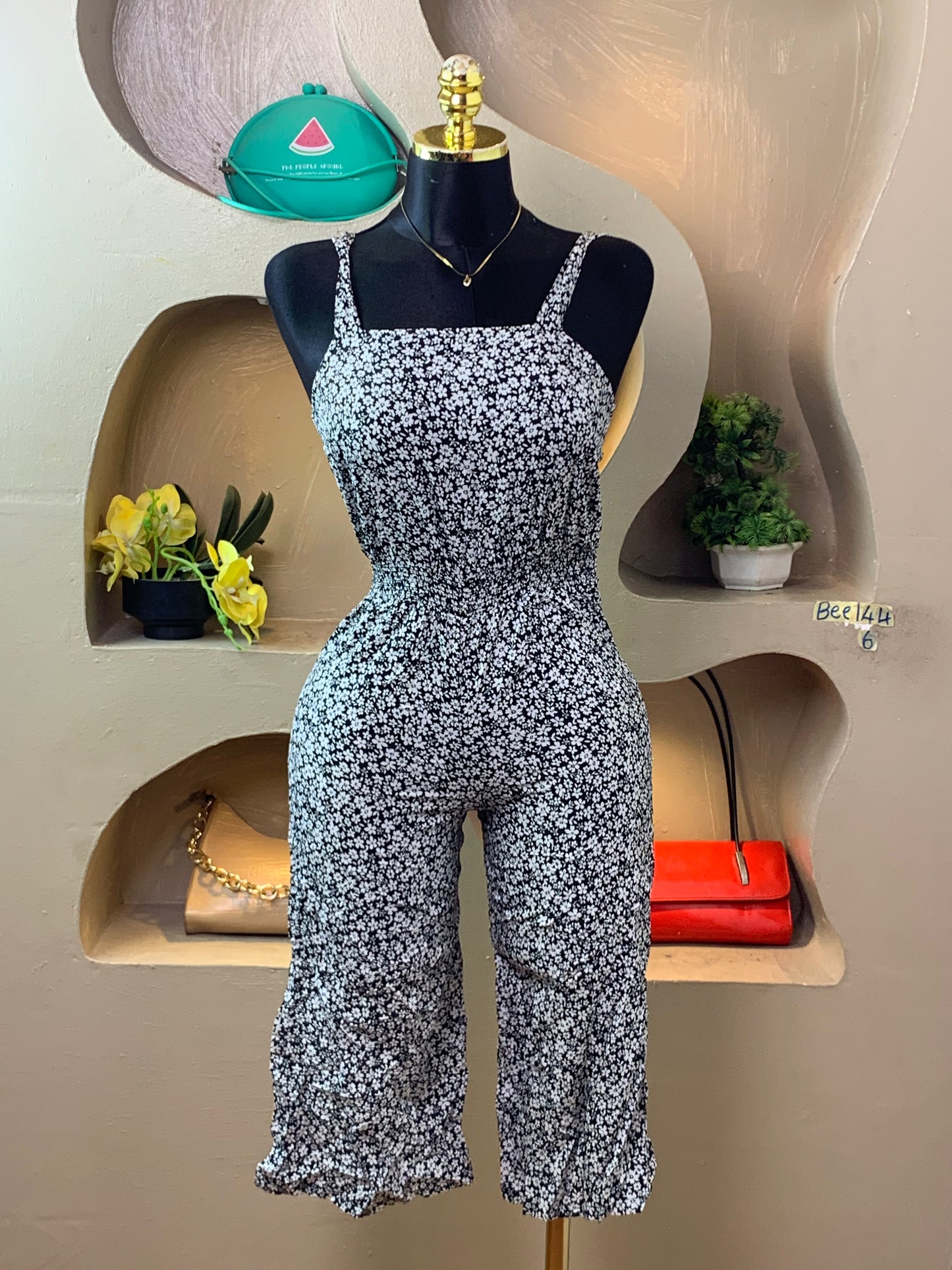 SIZE6 BEE144