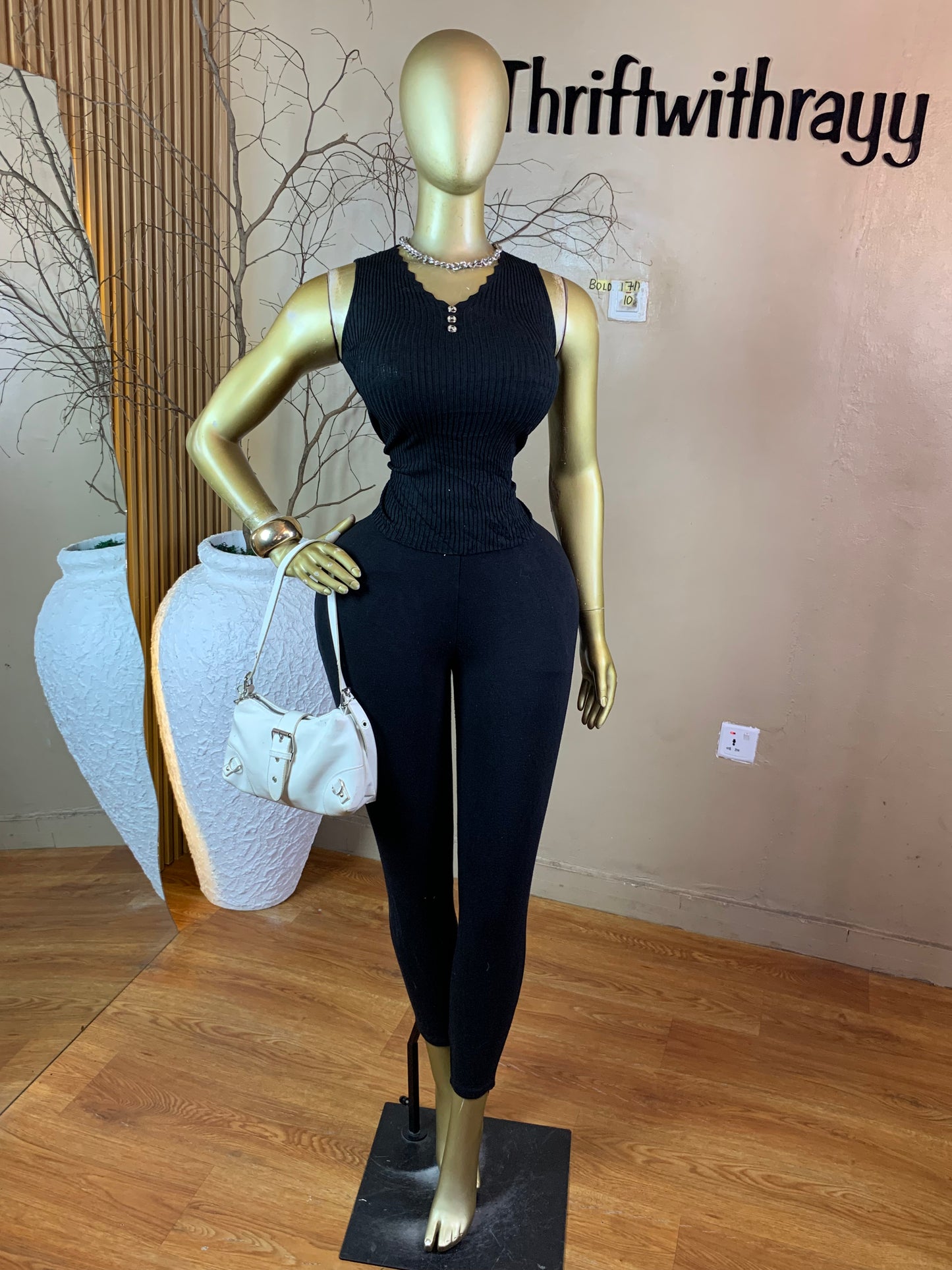 BOLD171 SIZE10 black top