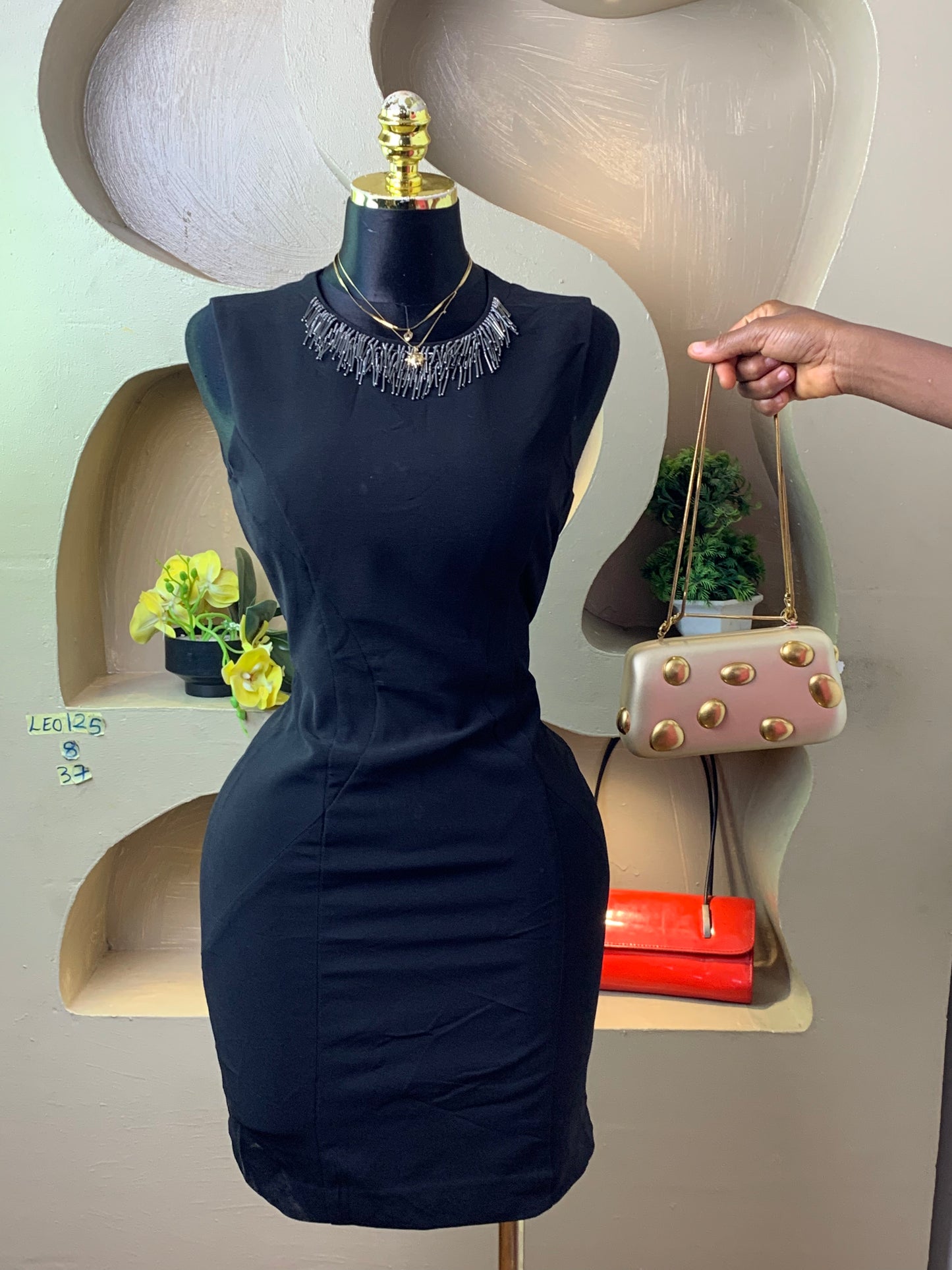 LEO125 BLACK DRESS SIZE8 Length 37