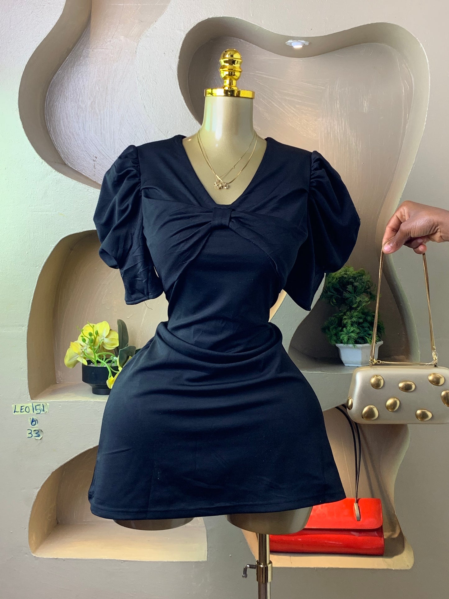 LEO151 BLACK DRESS SIZE6 Length33