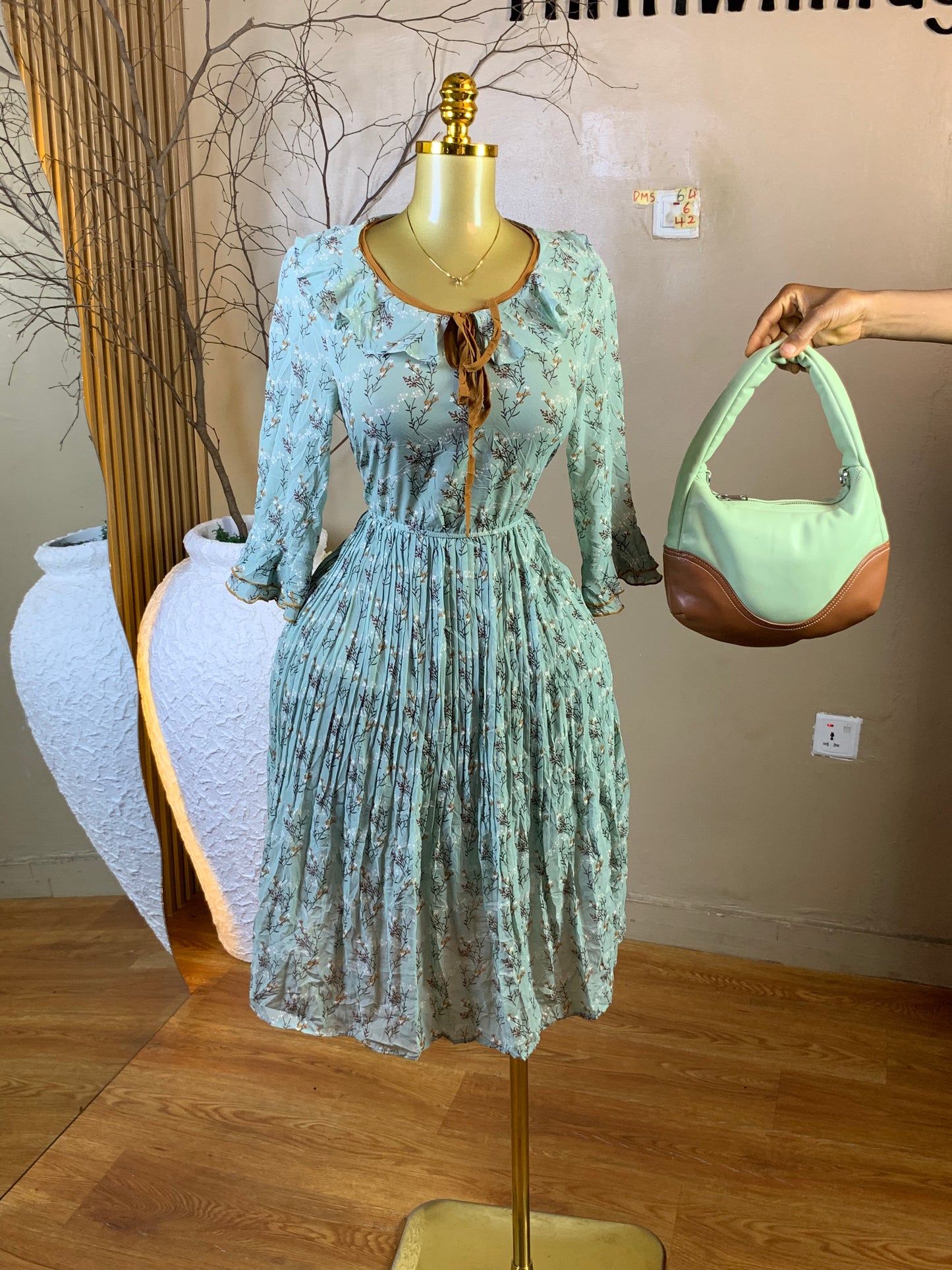 DAMSEL64 SIZE6 Length42 chiffon dress