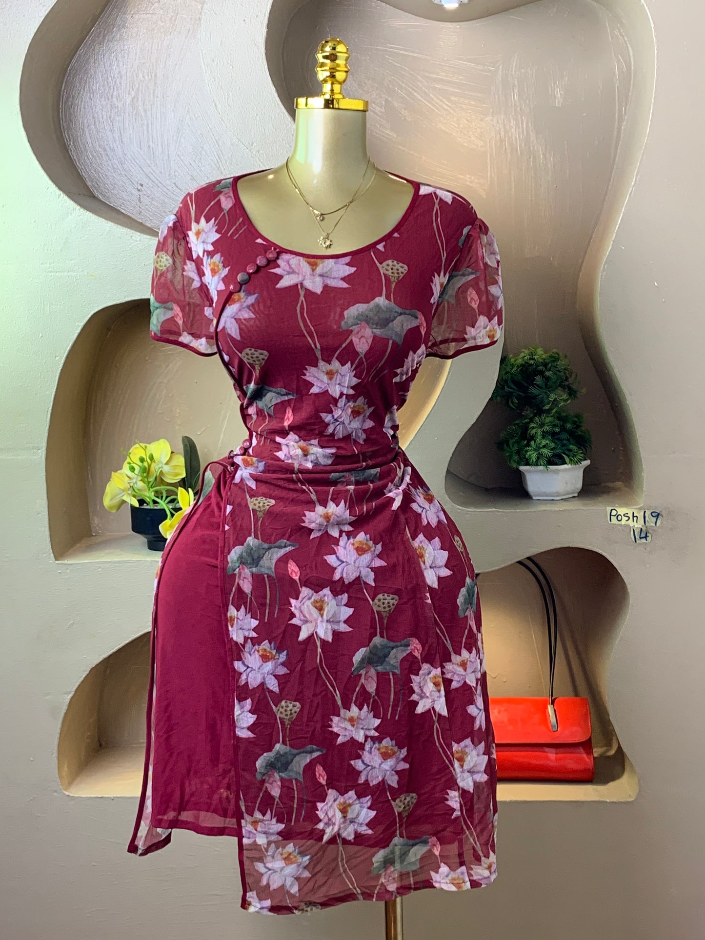 POSH19 FLORAL DRESS SIZE14