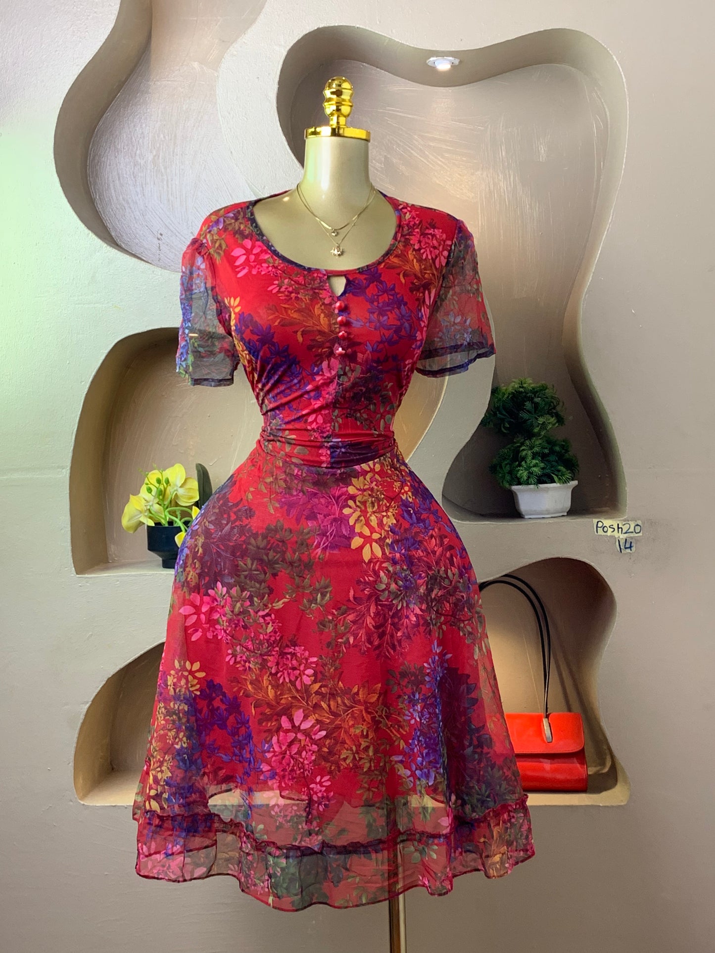 POSH20 FLORAL DRESS SIZE14